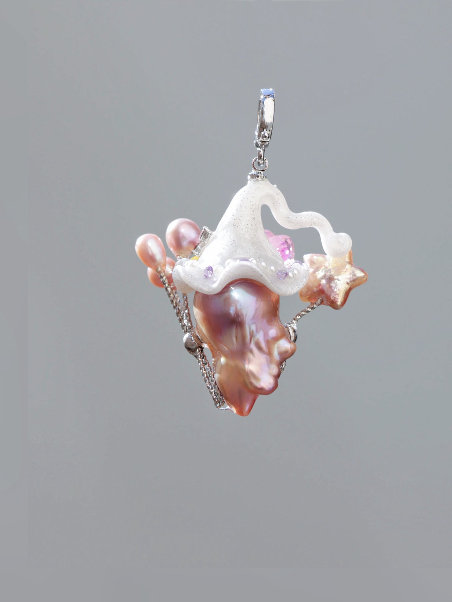 Hat Charms – Hand-Sculpted Mini Hat Pearl Necklace 047P186