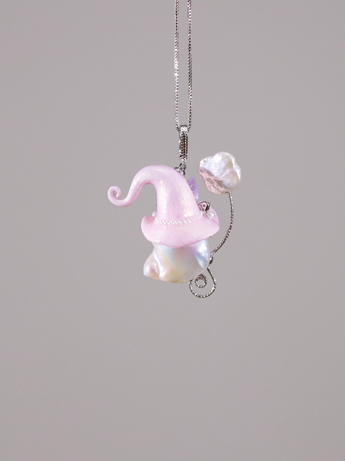 Hat Charms – Hand-Sculpted Mini Hat Pearl Necklace 1092