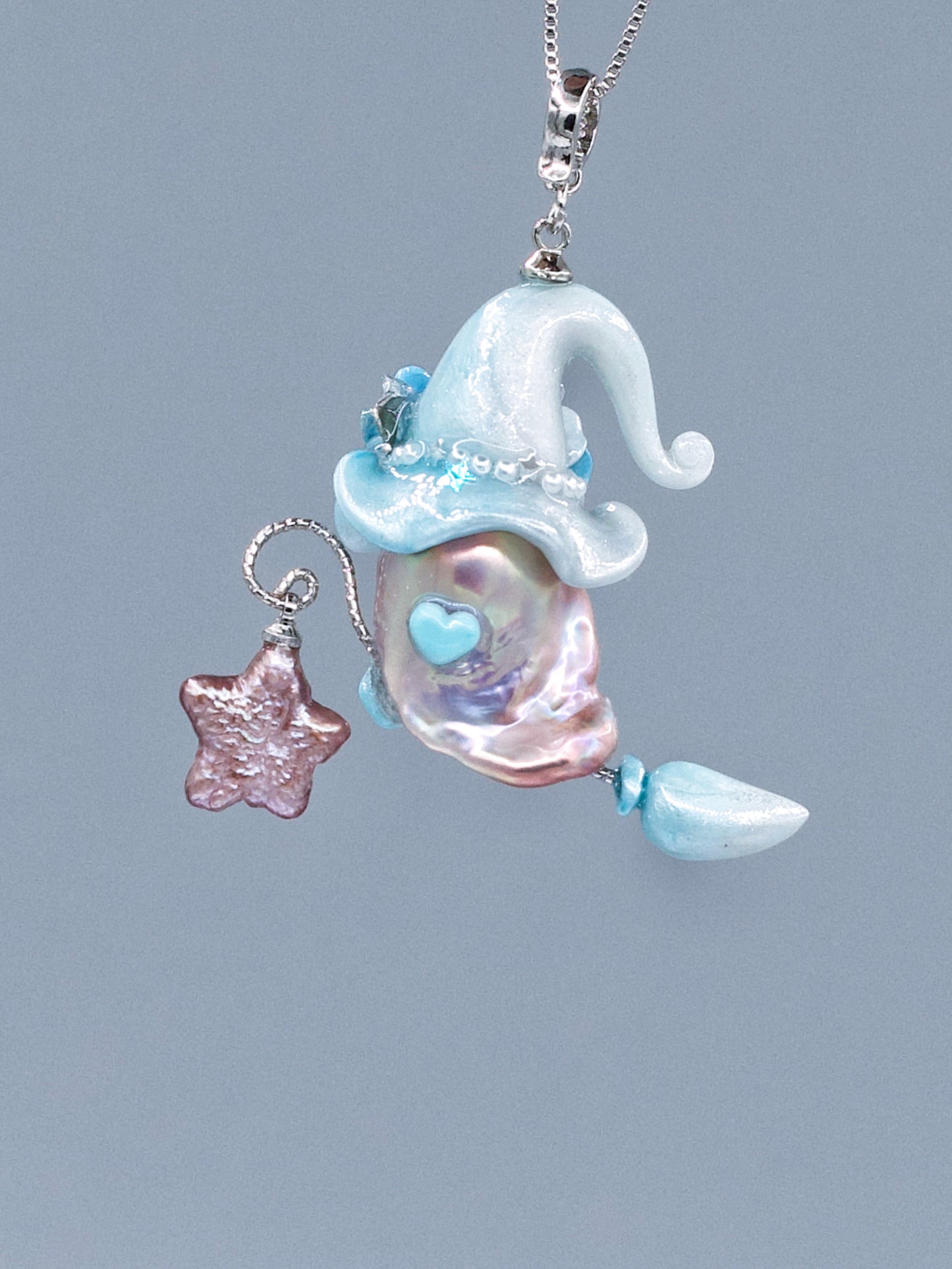 Hat Charms – Hand-Sculpted Mini Hat Pearl Necklace 237P315