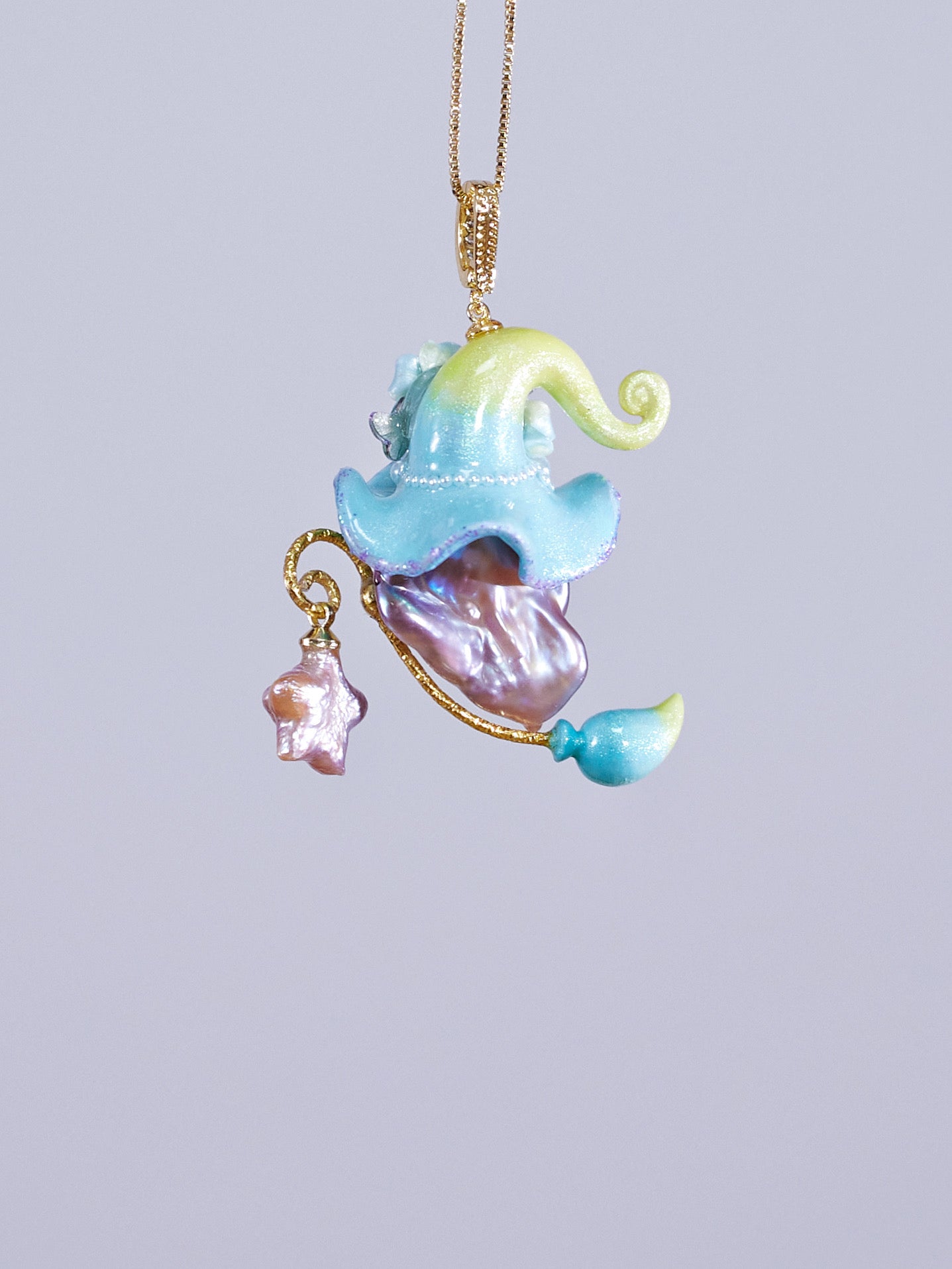 Hat Charms – Hand-Sculpted Mini Hat Pearl Necklace 793