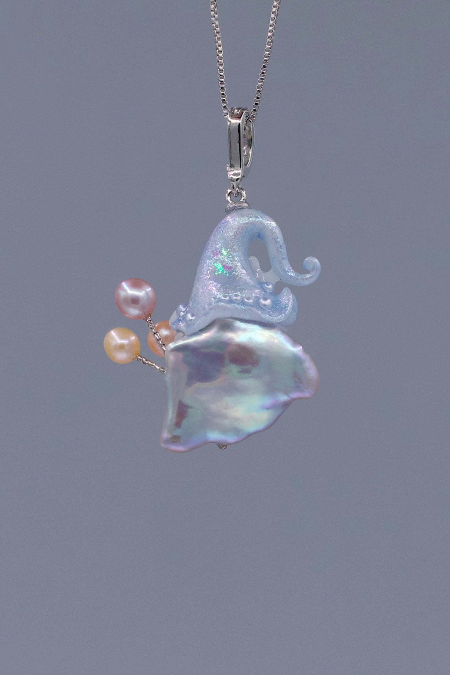 Hat Charms – Hand-Sculpted Mini Hat Pearl Necklace