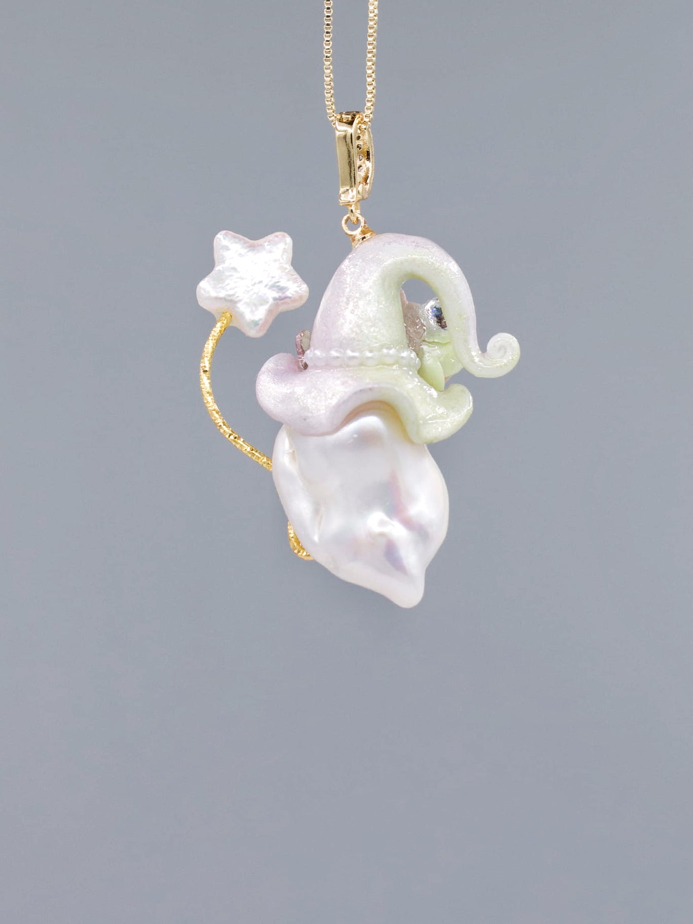 Hat Charms – Hand-Sculpted Mini Hat Pearl Necklace 147P138