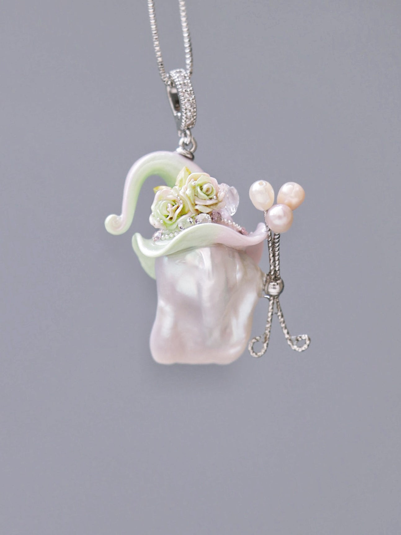 Hat Charms – Hand-Sculpted Mini Hat Pearl Necklace 161P133