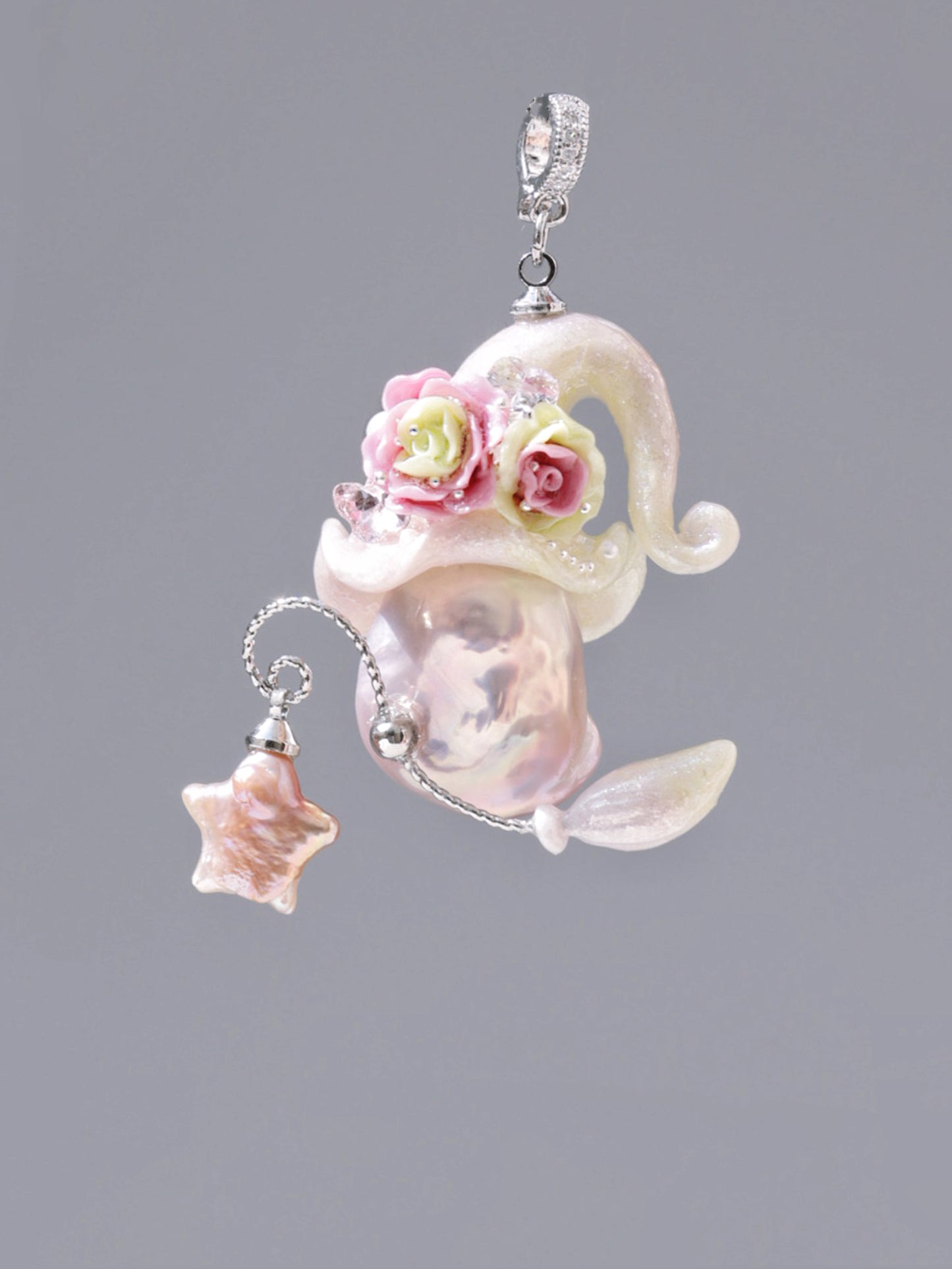 Hat Charms – Hand-Sculpted Mini Hat Pearl Necklace 199P322