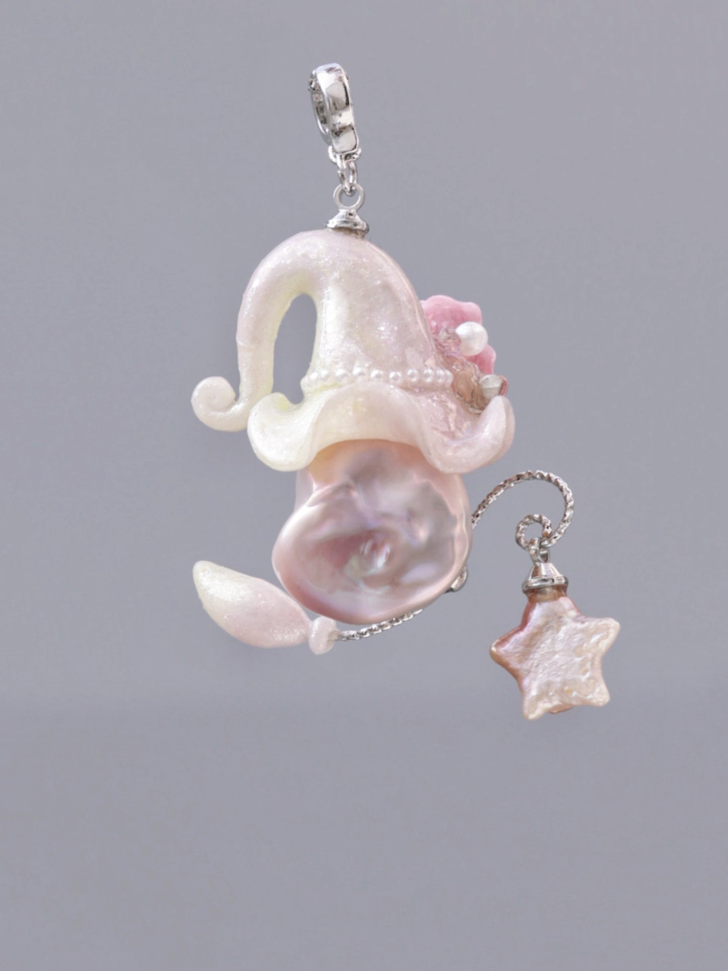 Hat Charms – Hand-Sculpted Mini Hat Pearl Necklace 199P322