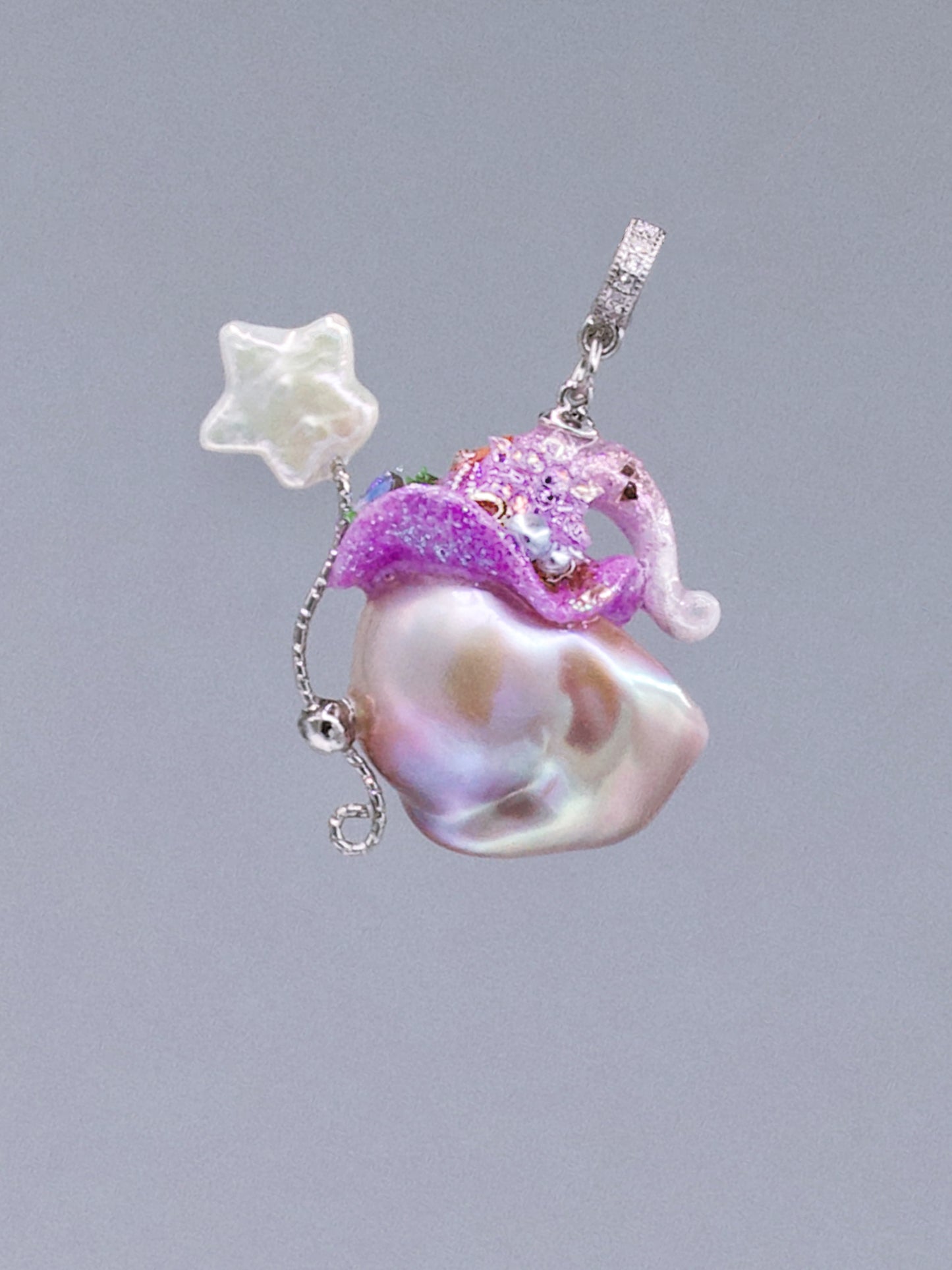 Hat Charms – Hand-Sculpted Mini Hat Pearl Necklace 203P321