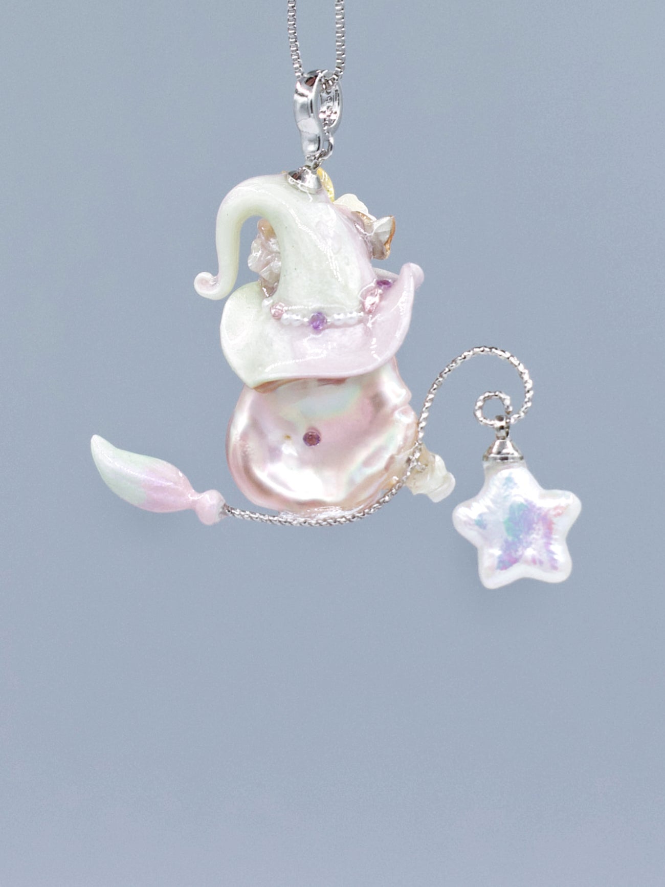 Hat Charms – Hand-Sculpted Mini Hat Pearl Necklace 207P284
