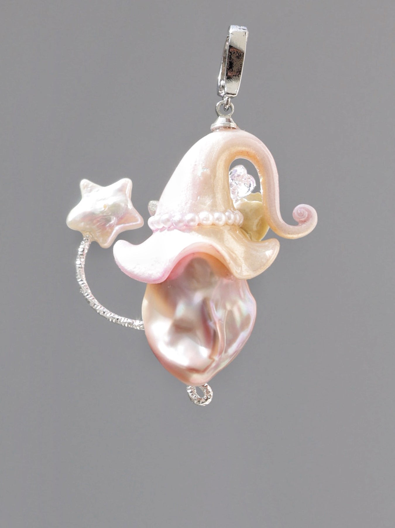 Hat Charms – Hand-Sculpted Mini Hat Pearl Necklace 211P319