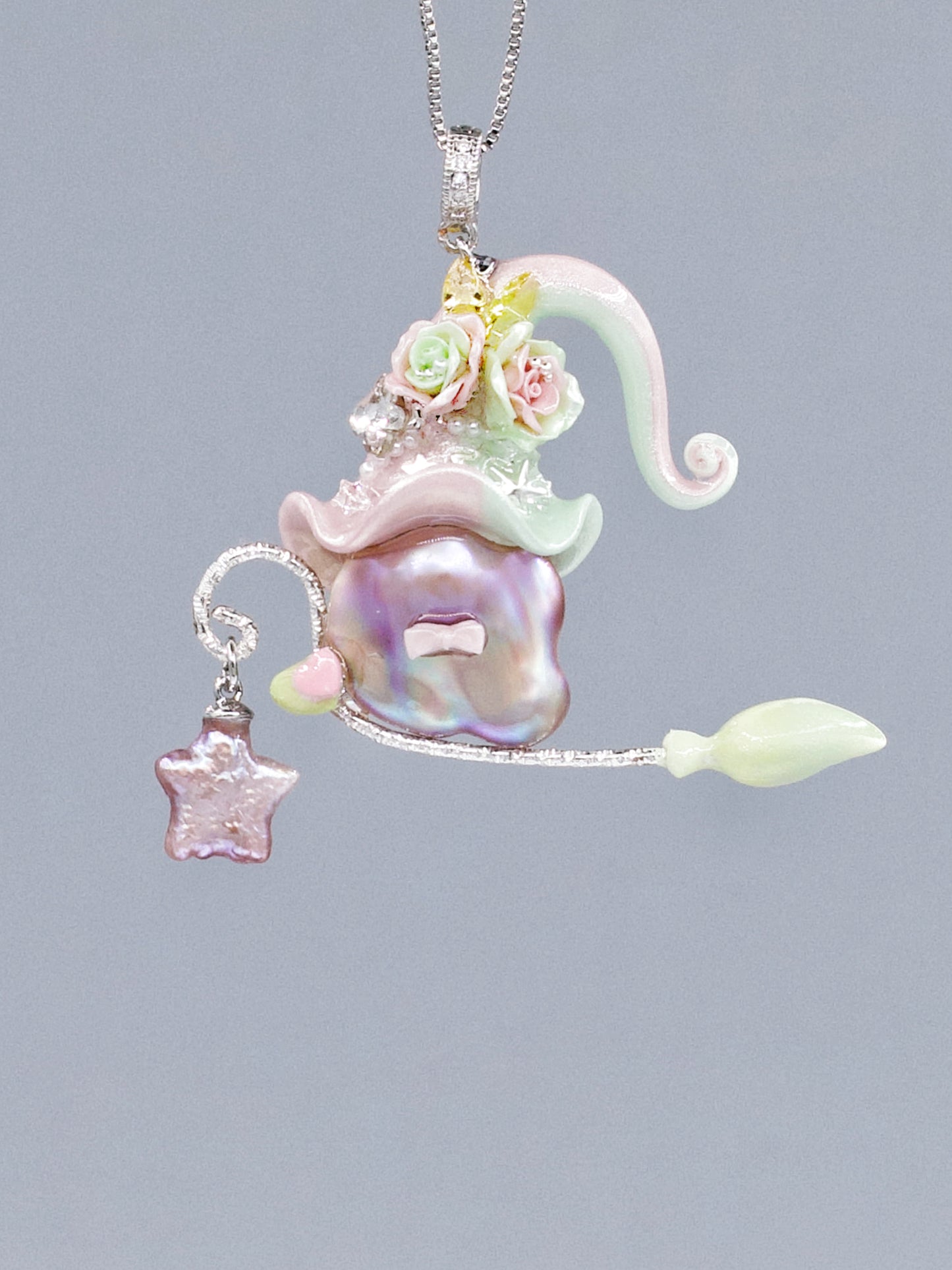 Hat Charms – Hand-Sculpted Mini Hat Pearl Necklace 223P306