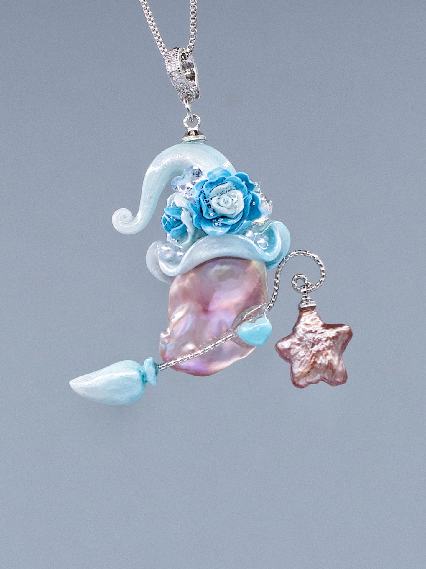 Hat Charms – Hand-Sculpted Mini Hat Pearl Necklace 237P315