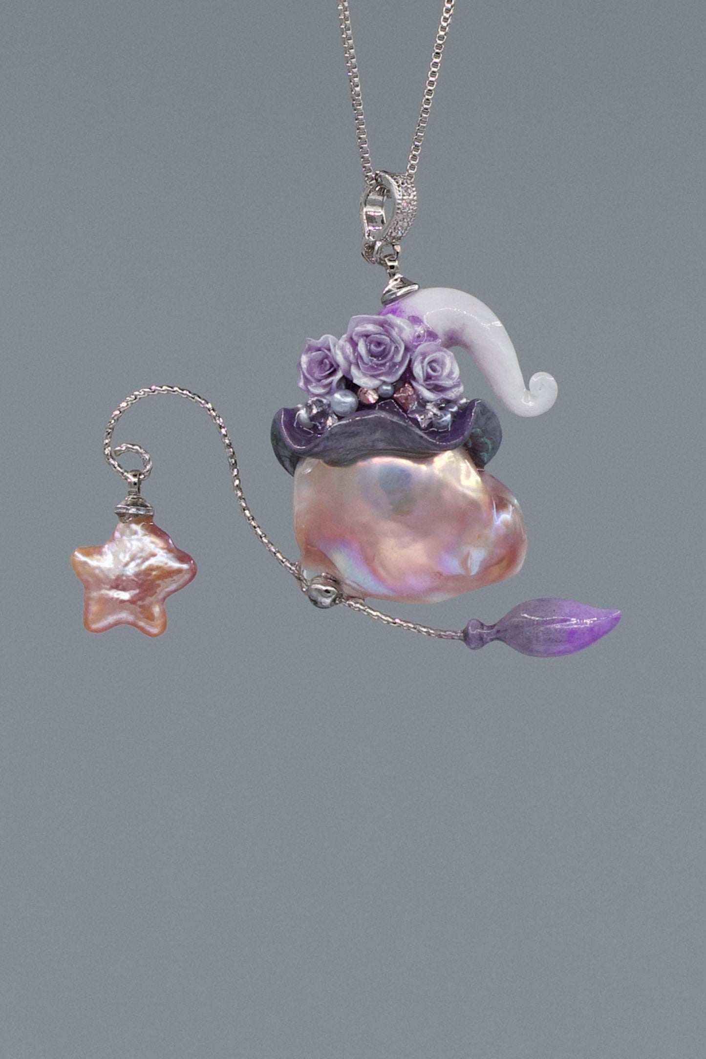 Hat Charms – Hand-Sculpted Mini Hat Pearl Necklace 243P299