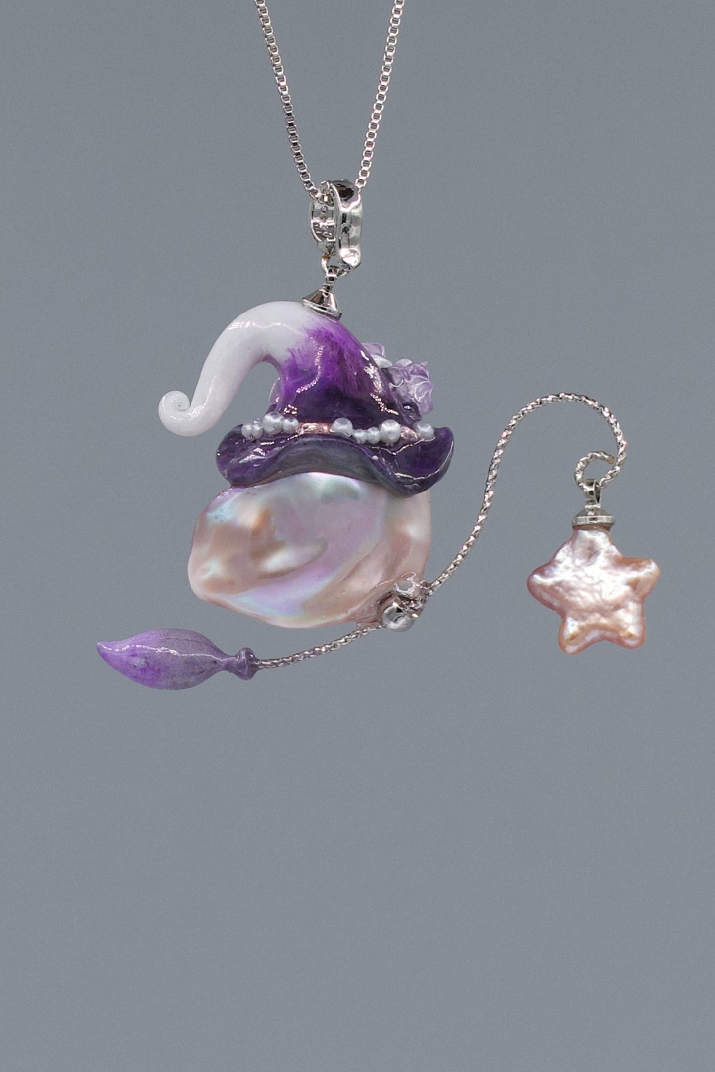 Hat Charms – Hand-Sculpted Mini Hat Pearl Necklace 243P299