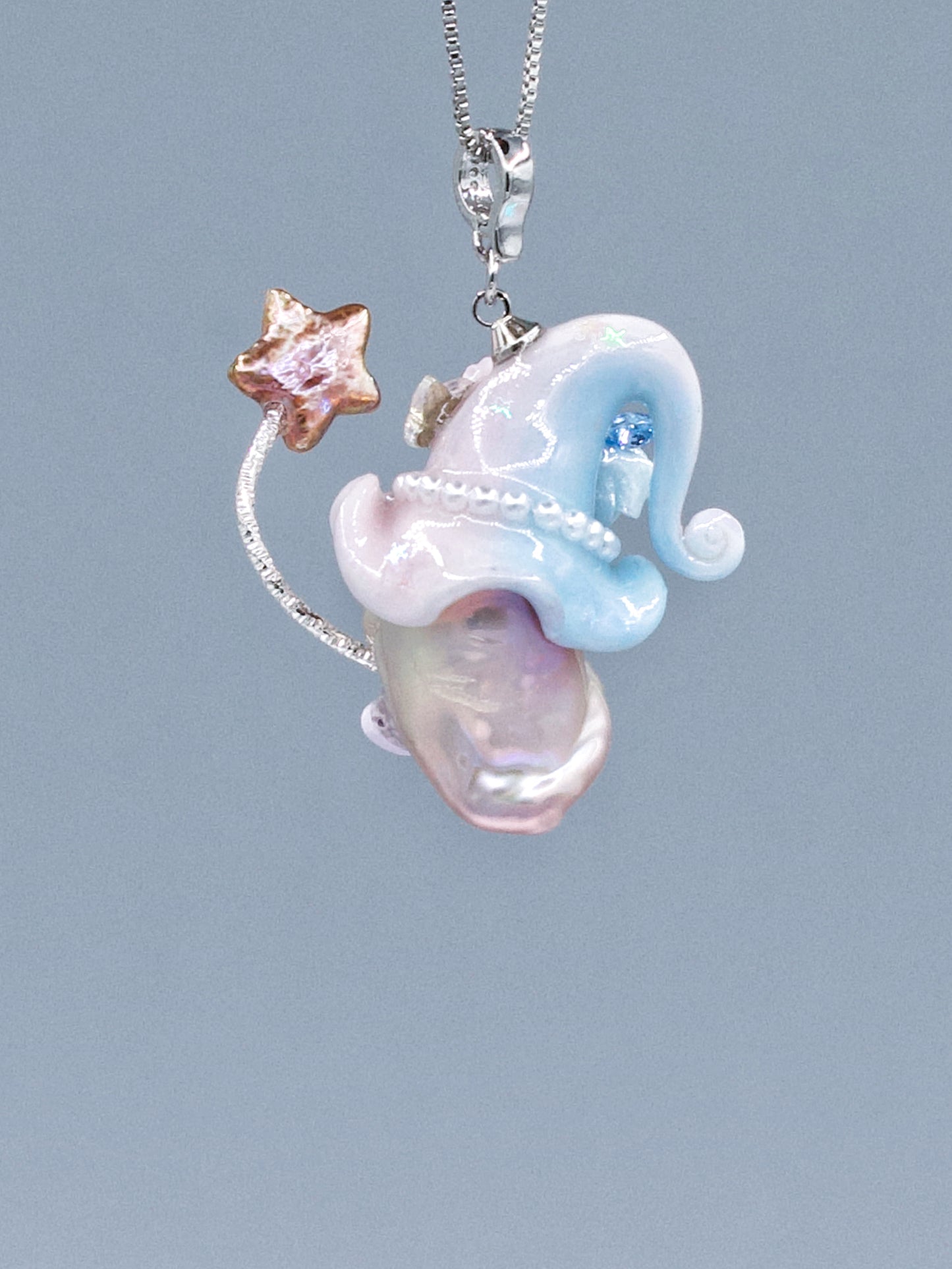 Hat Charms – Hand-Sculpted Mini Hat Pearl Necklace 249P191