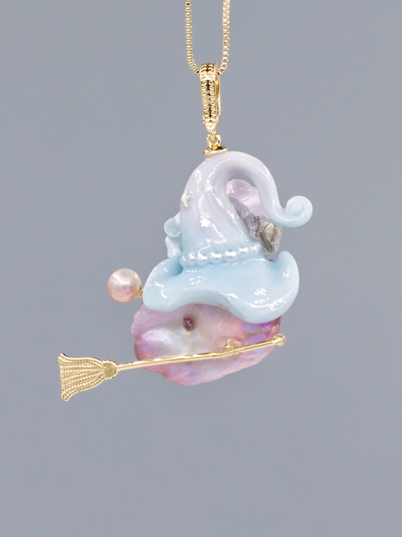Hat Charms – Hand-Sculpted Mini Hat Pearl Necklace 250P849