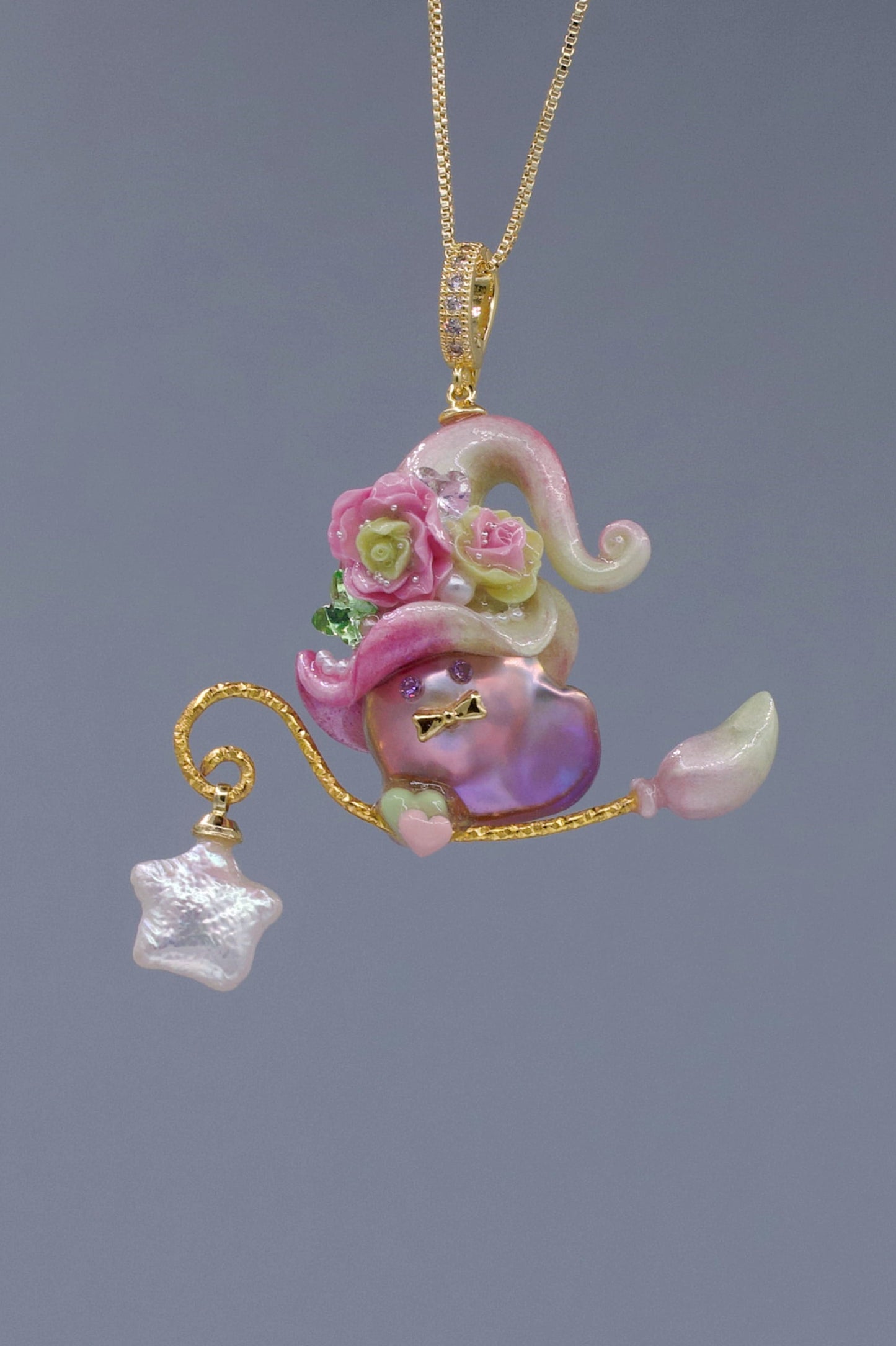 Hat Charms – Hand-Sculpted Mini Hat Pearl Necklace 253P301