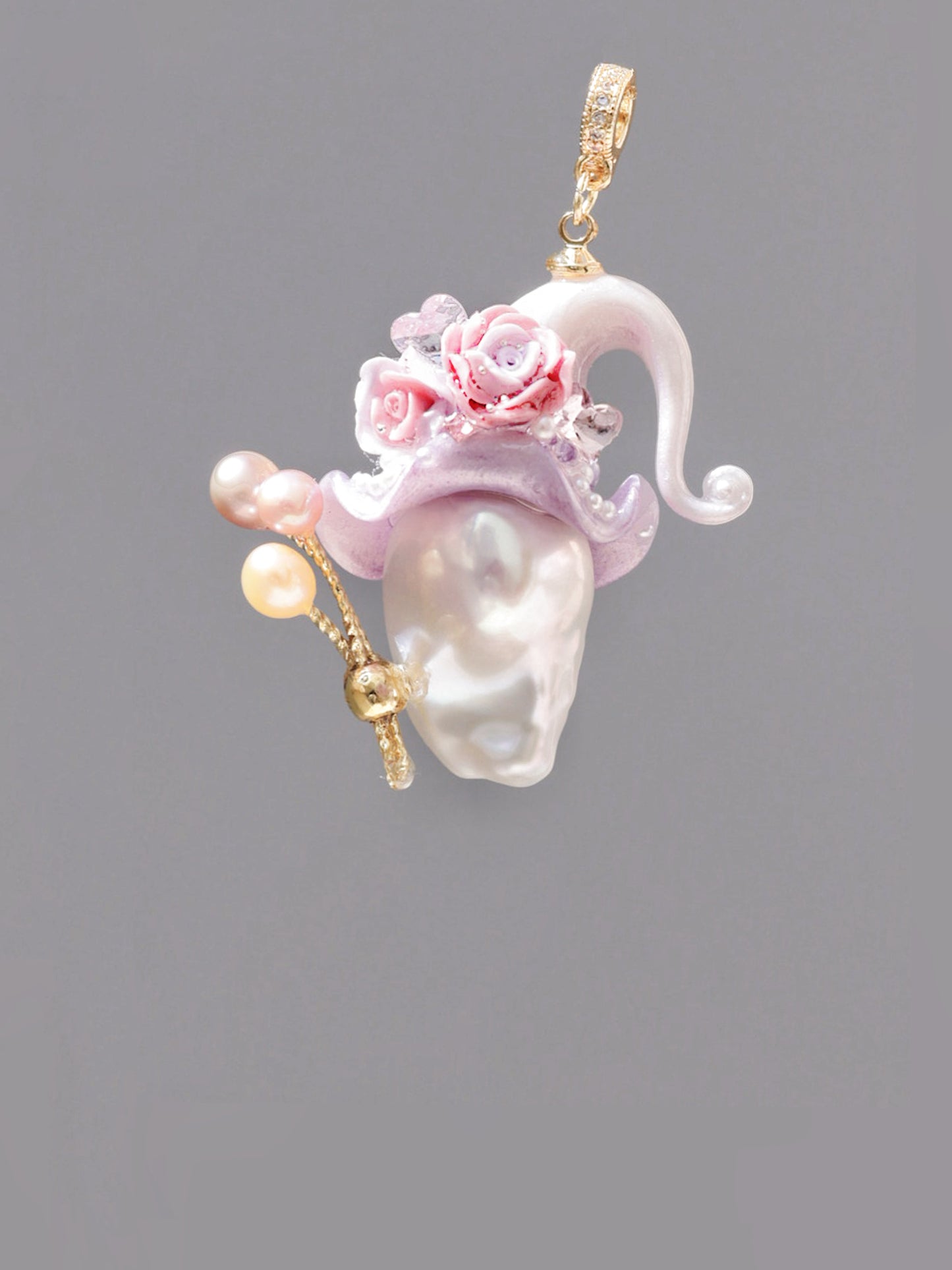 Hat Charms – Hand-Sculpted Mini Hat Pearl Necklace 259P136