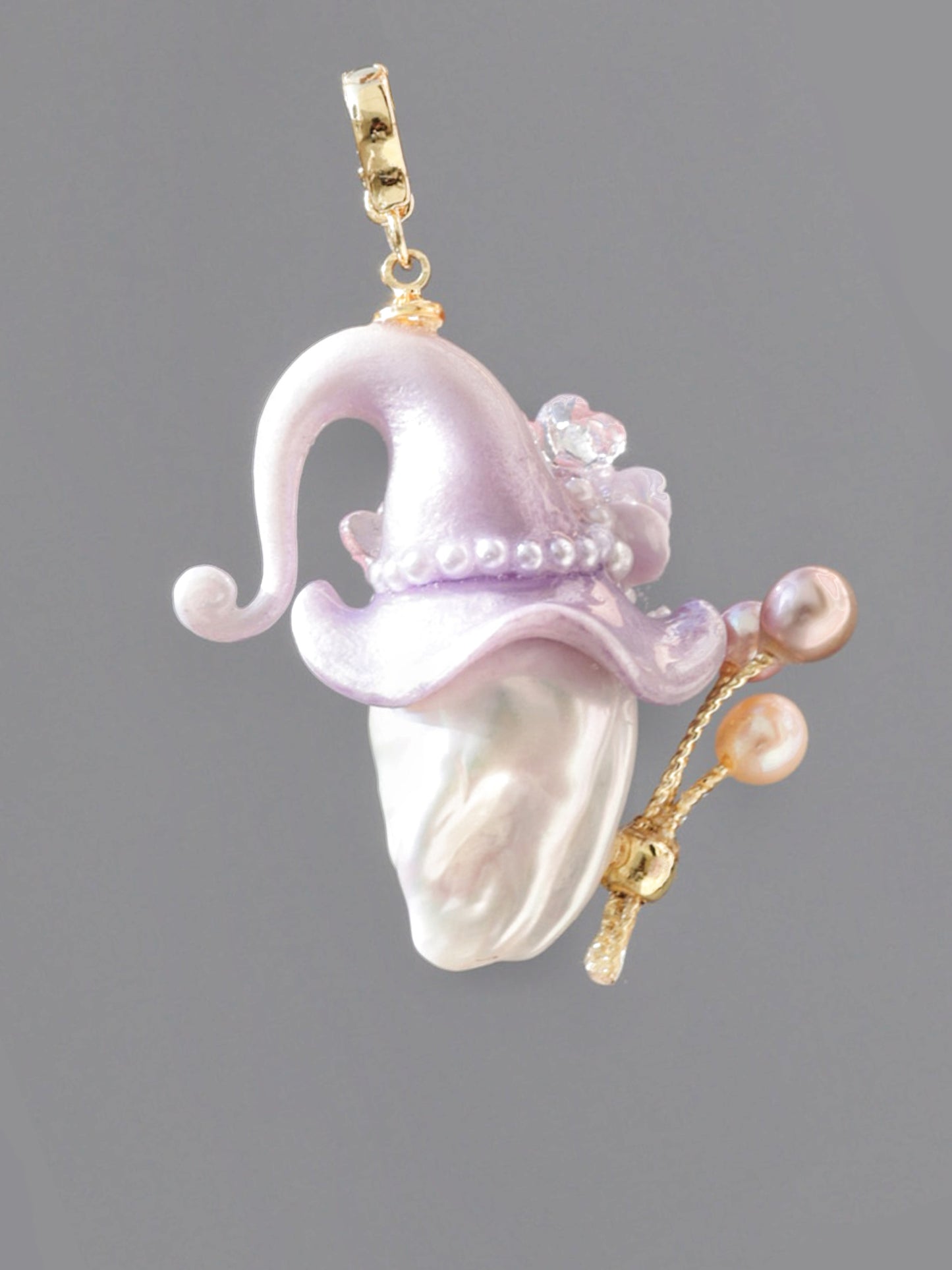 Hat Charms – Hand-Sculpted Mini Hat Pearl Necklace 259P136