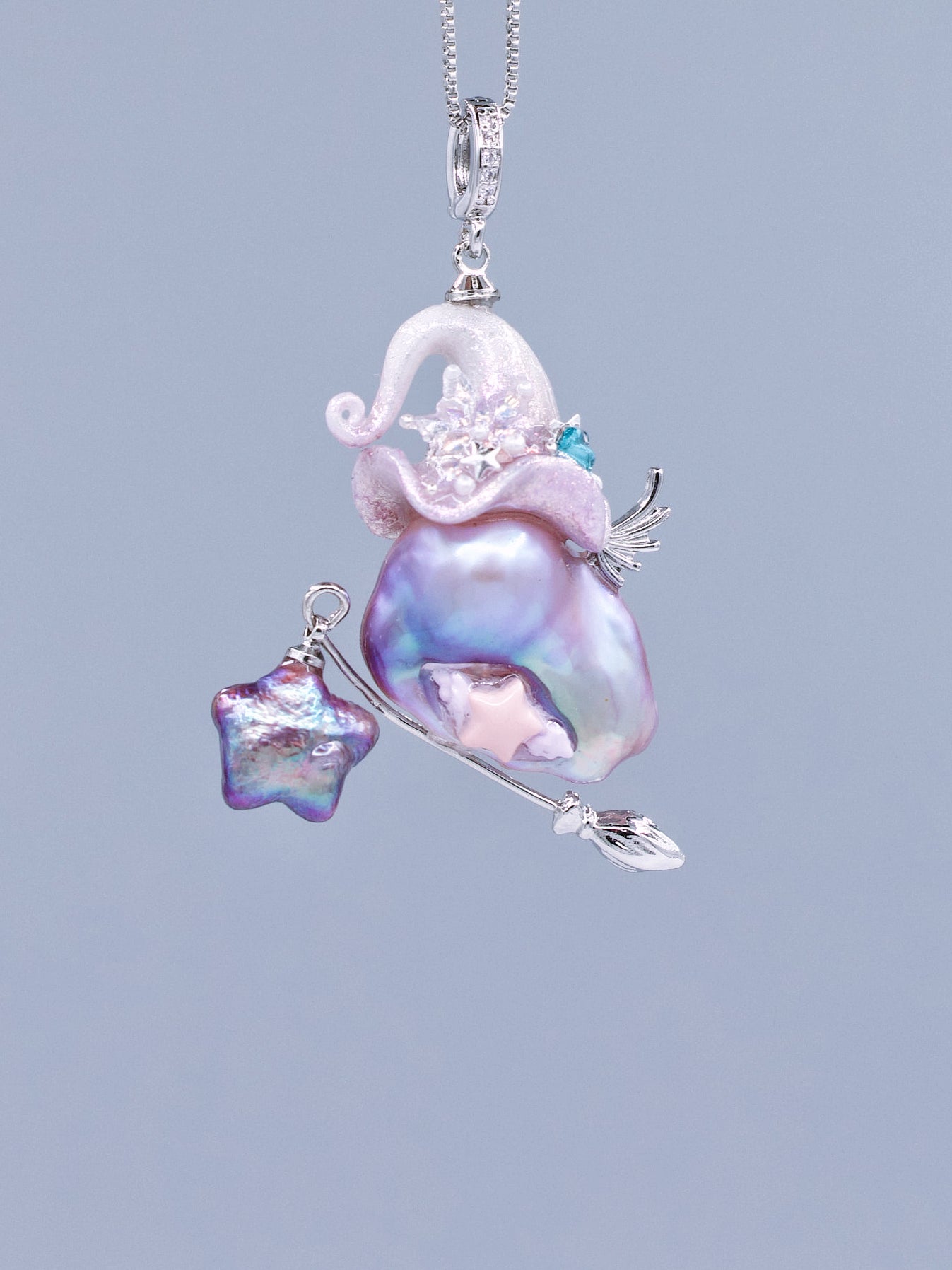 Hat Charms – Hand-Sculpted Mini Hat Pearl Necklace 264P760