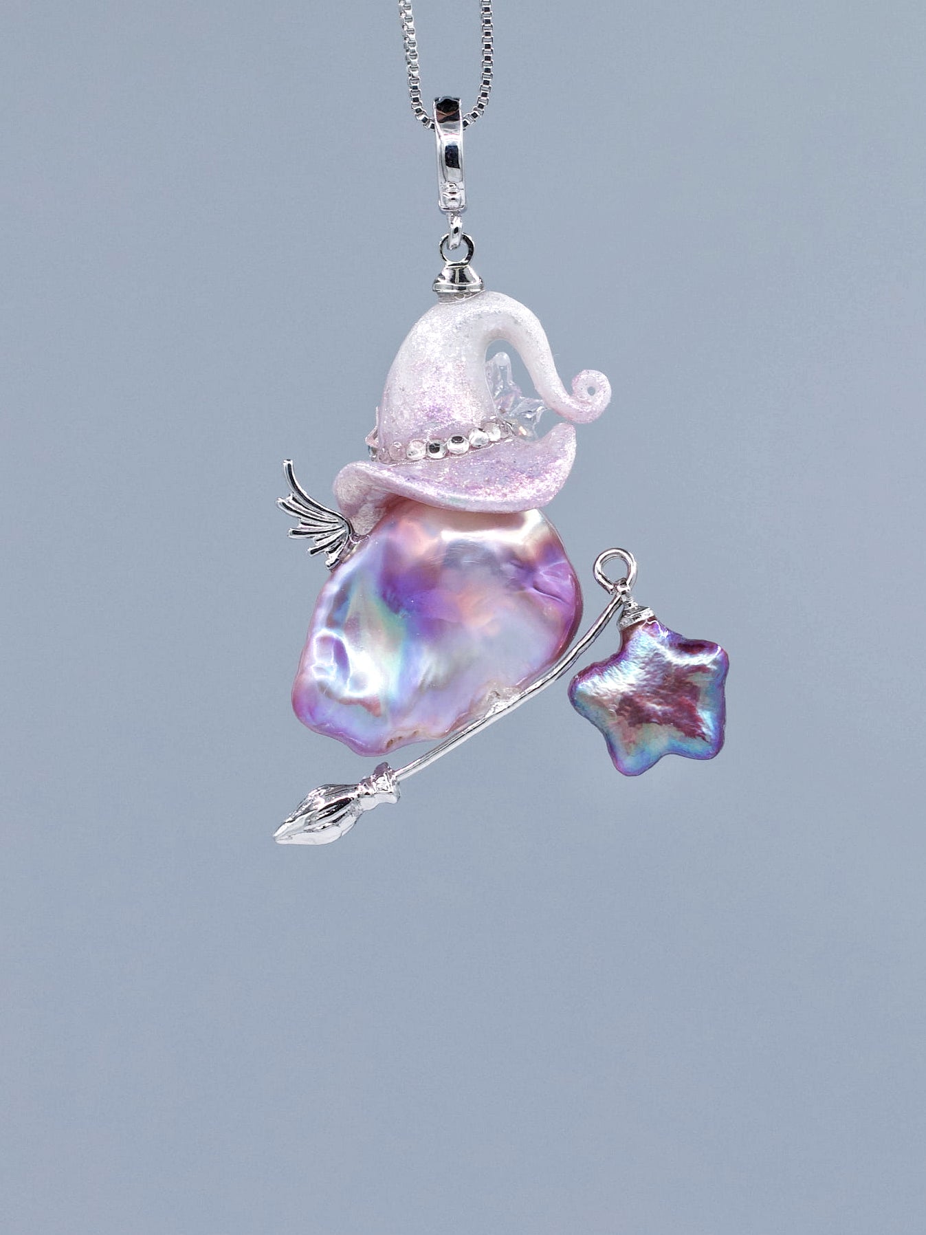 Hat Charms – Hand-Sculpted Mini Hat Pearl Necklace 264P760