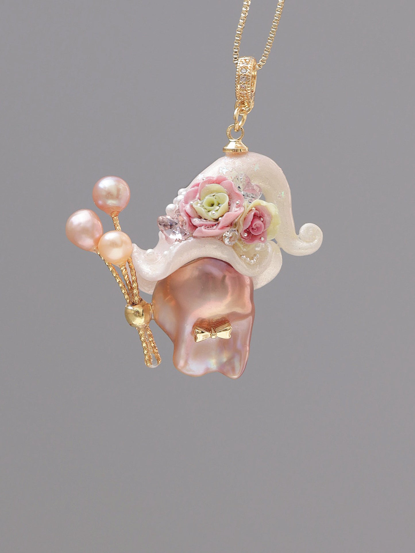 Hat Charms – Hand-Sculpted Mini Hat Pearl Necklace 267P326