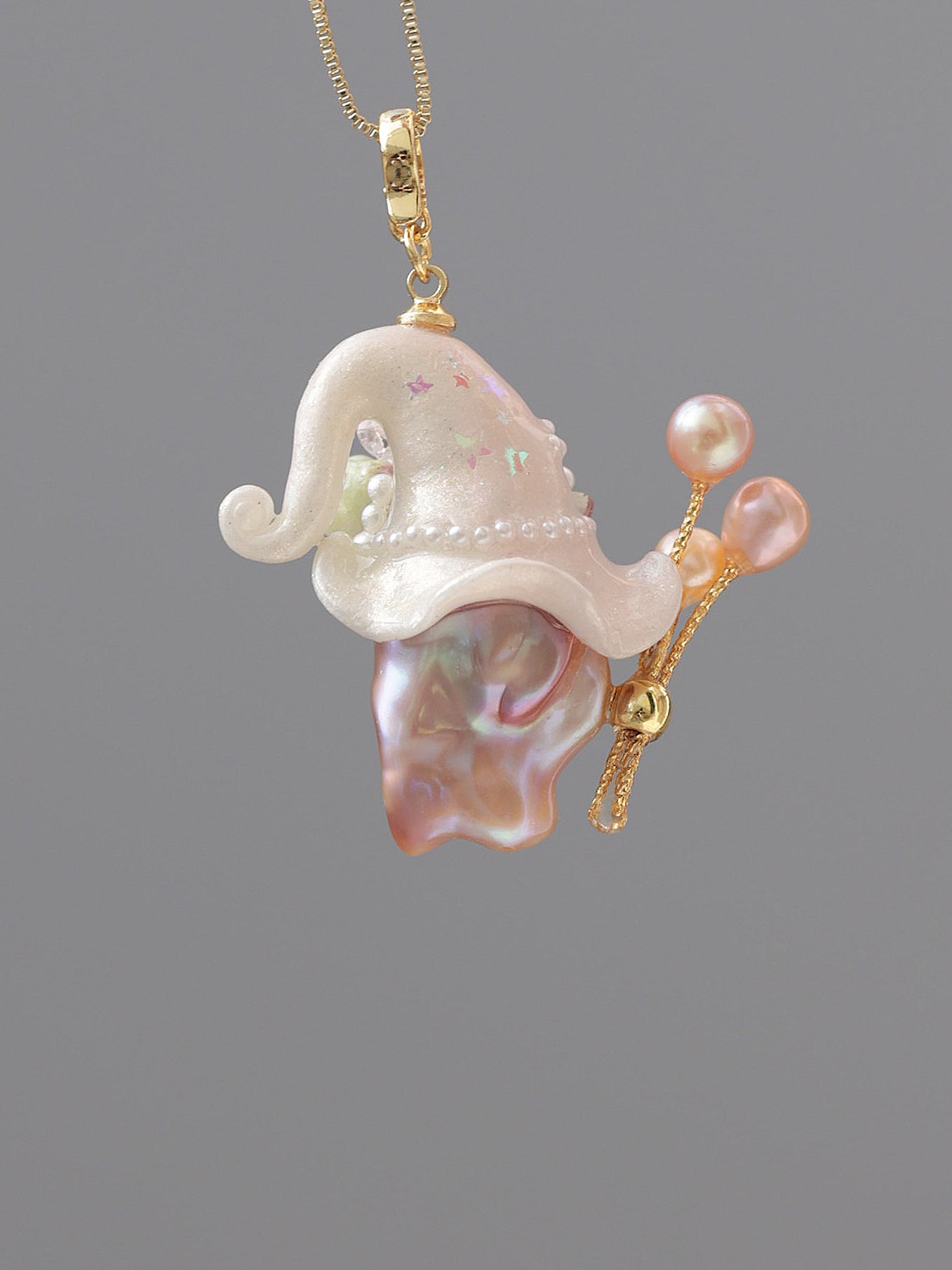 Hat Charms – Hand-Sculpted Mini Hat Pearl Necklace 267P326