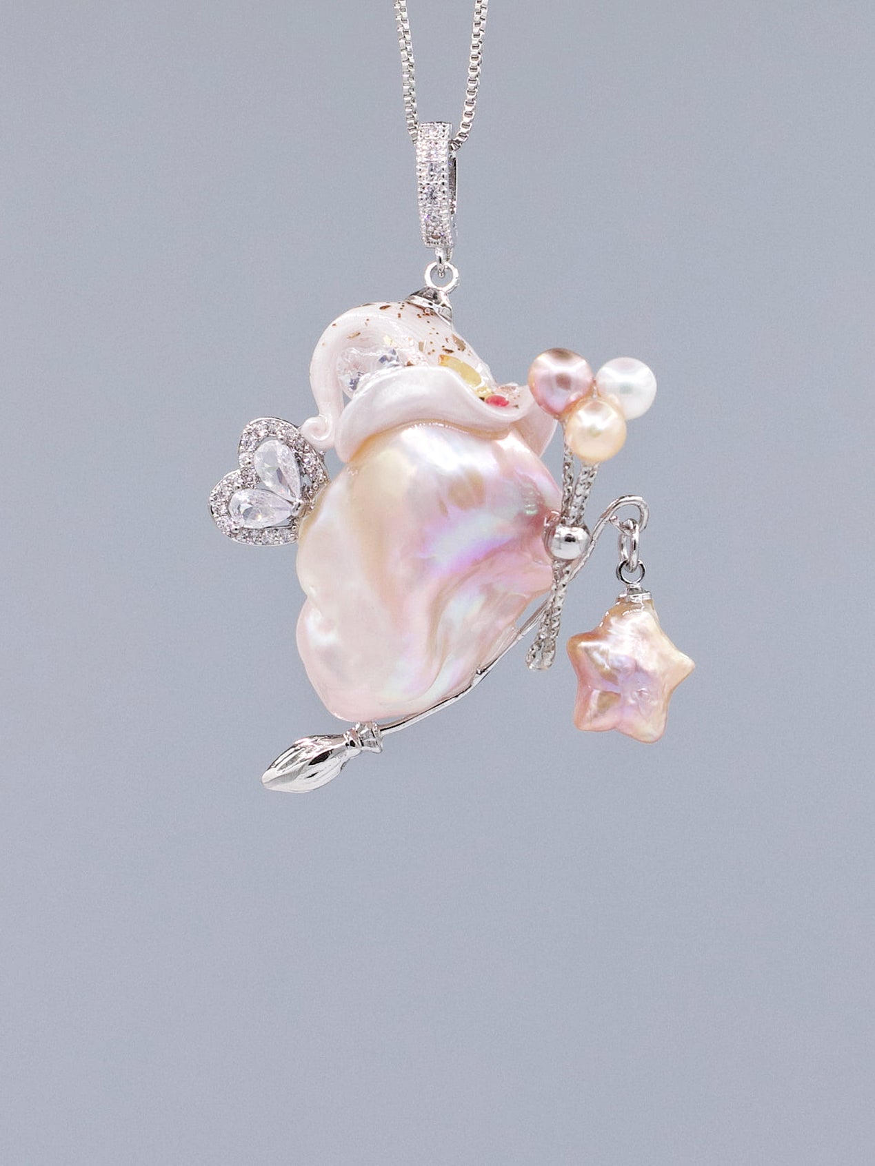 Hat Charms – Hand-Sculpted Mini Hat Pearl Necklace 268P719