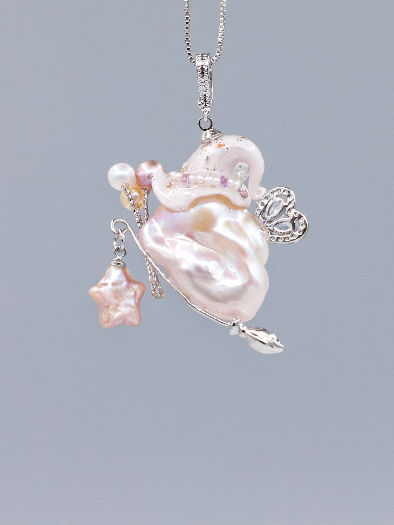Hat Charms – Hand-Sculpted Mini Hat Pearl Necklace 268P719