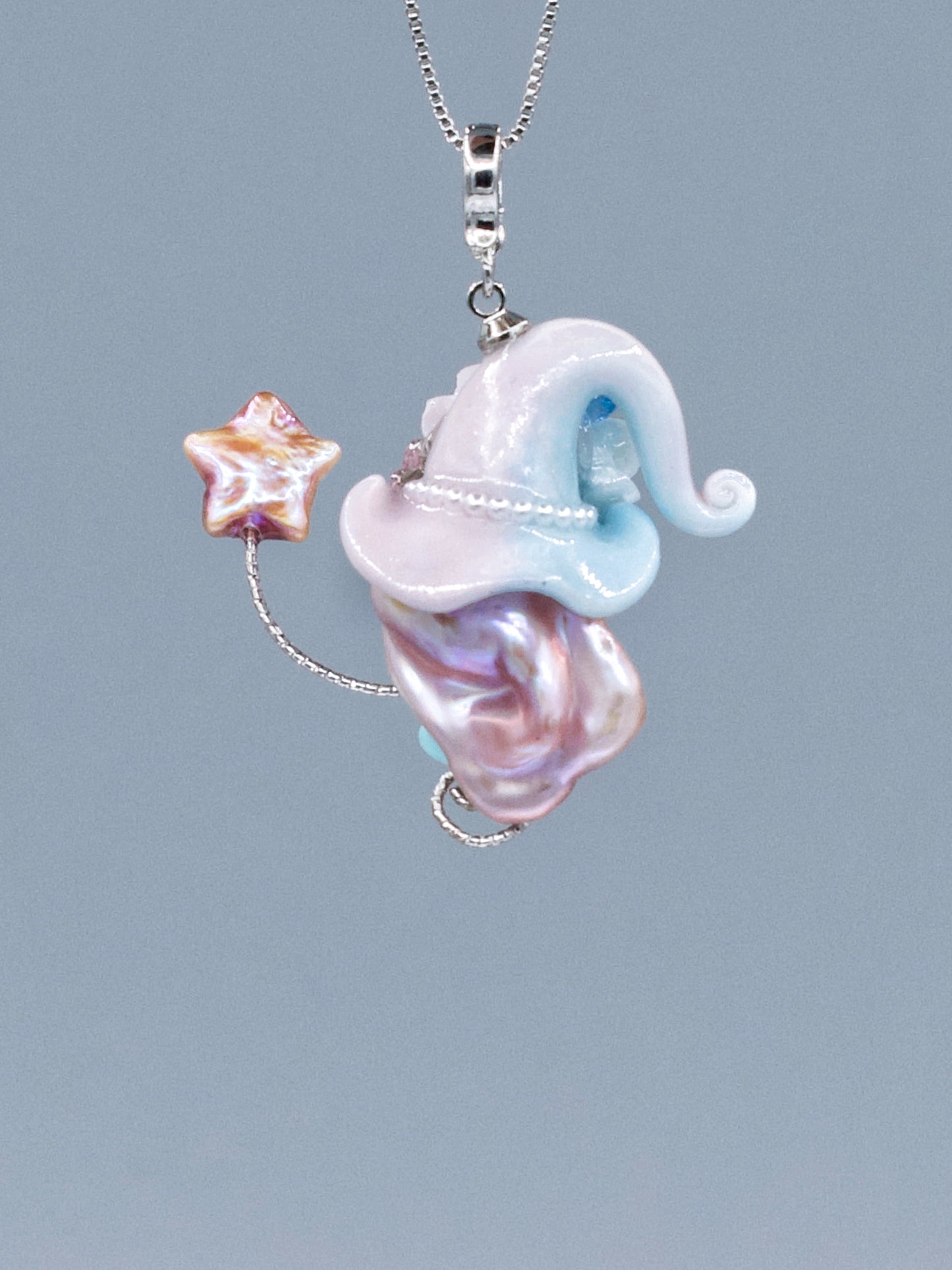 Hat Charms – Hand-Sculpted Mini Hat Pearl Necklace 277P154