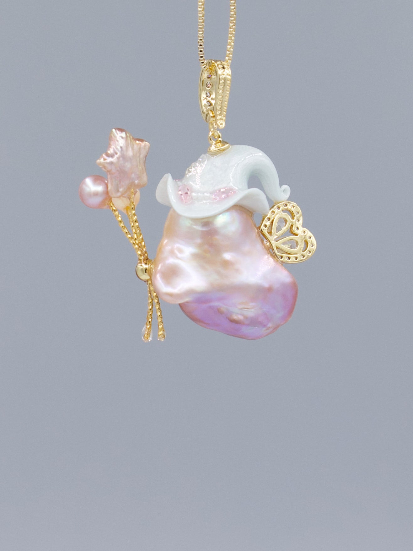 Hat Charms – Hand-Sculpted Mini Hat Pearl Necklace 290P584