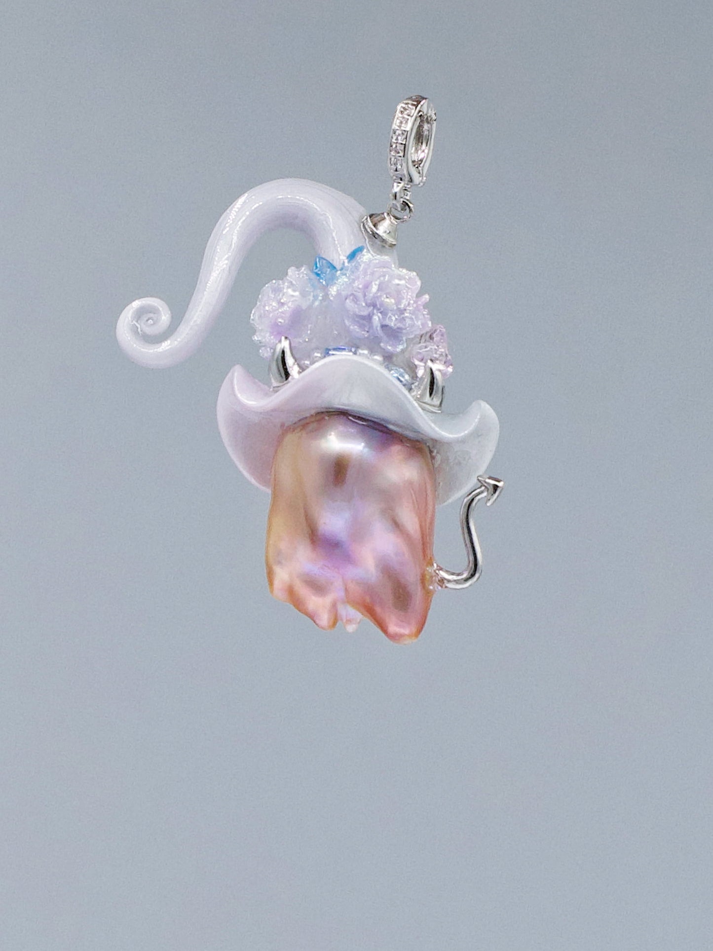 Hat Charms – Hand-Sculpted Mini Hat Pearl Necklace 291P353