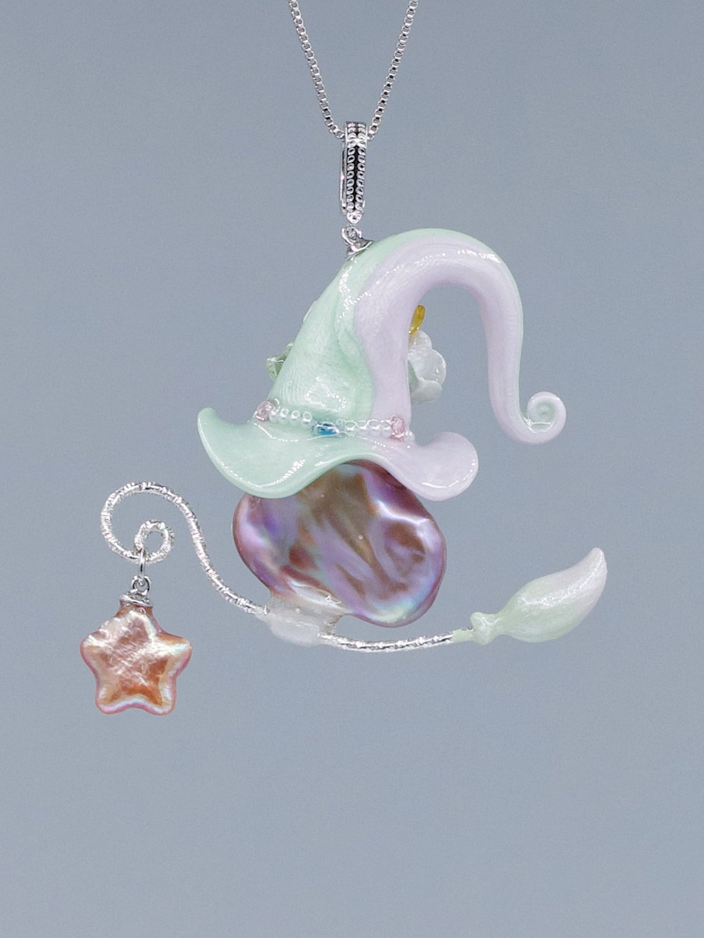 Hat Charms – Hand-Sculpted Mini Hat Pearl Necklace 294P565