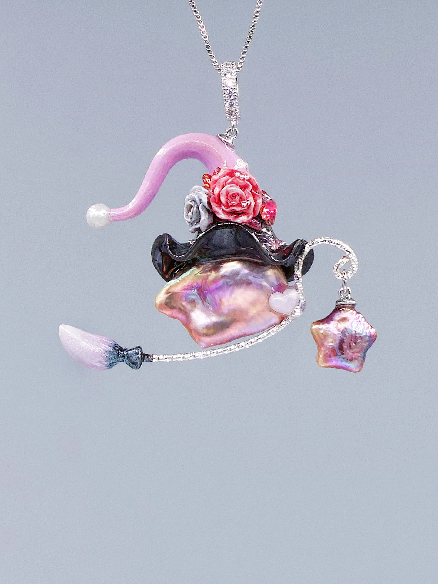 Hat Charms – Hand-Sculpted Mini Hat Pearl Necklace 322P789