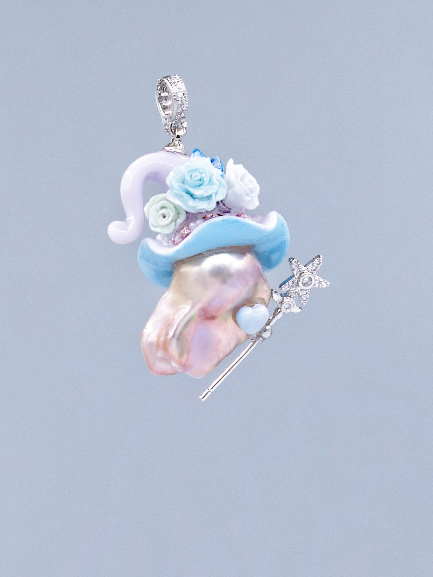 Hat Charms – Hand-Sculpted Mini Hat Pearl Necklace 327P821