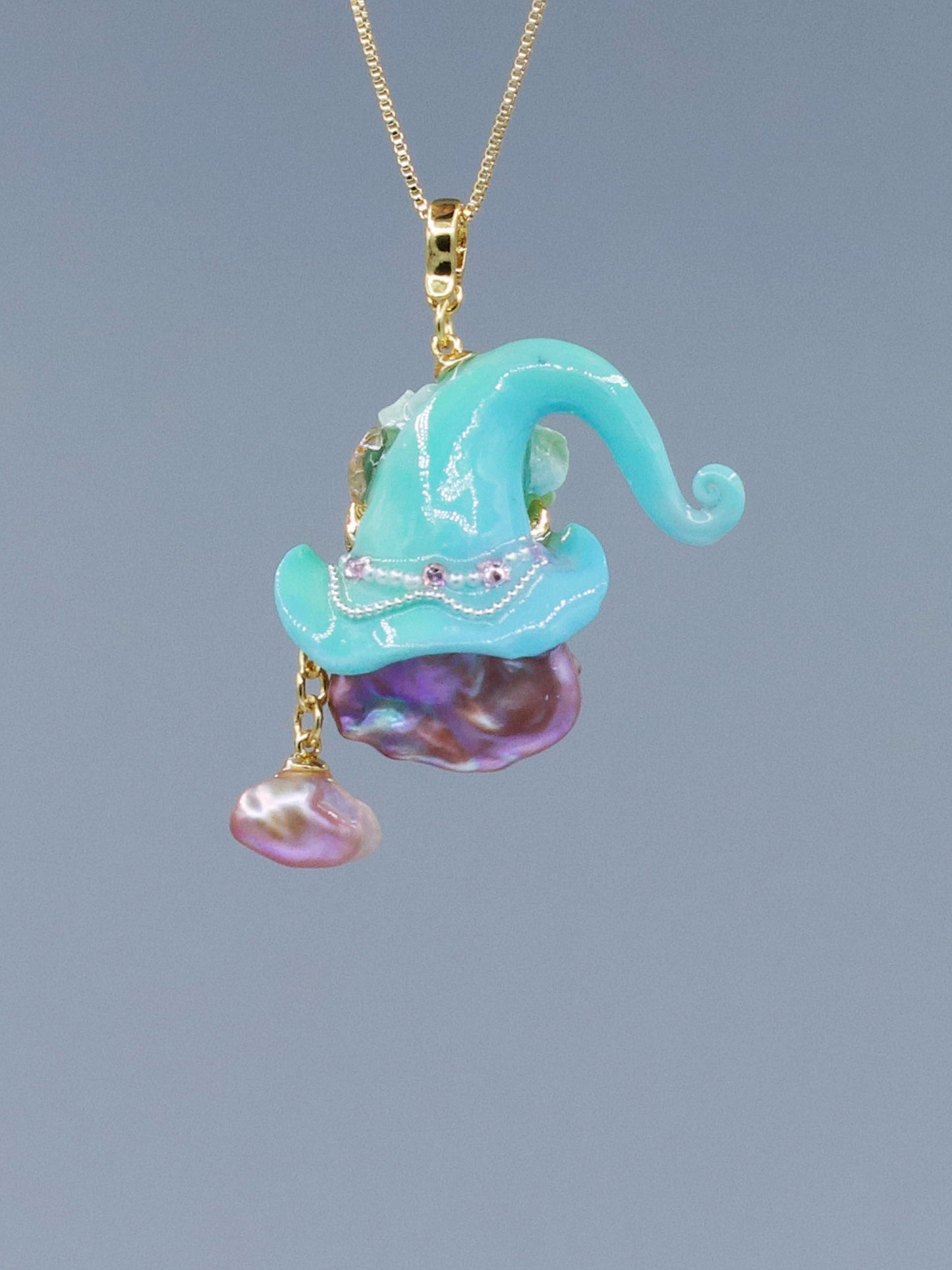 Hat Charms – Hand-Sculpted Mini Hat Pearl Necklace 379P597