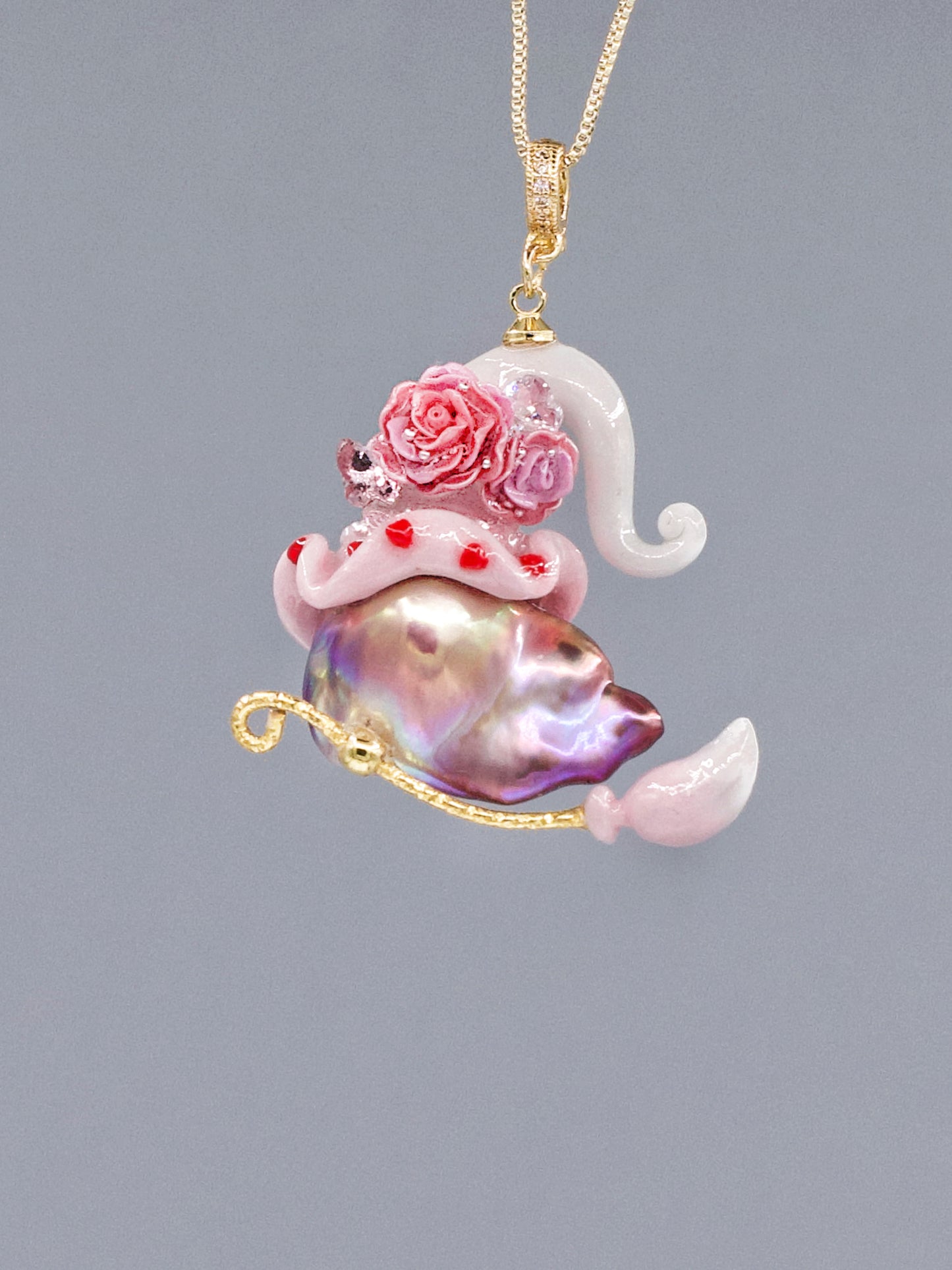 Hat Charms – Hand-Sculpted Mini Hat Pearl Necklace 387P813