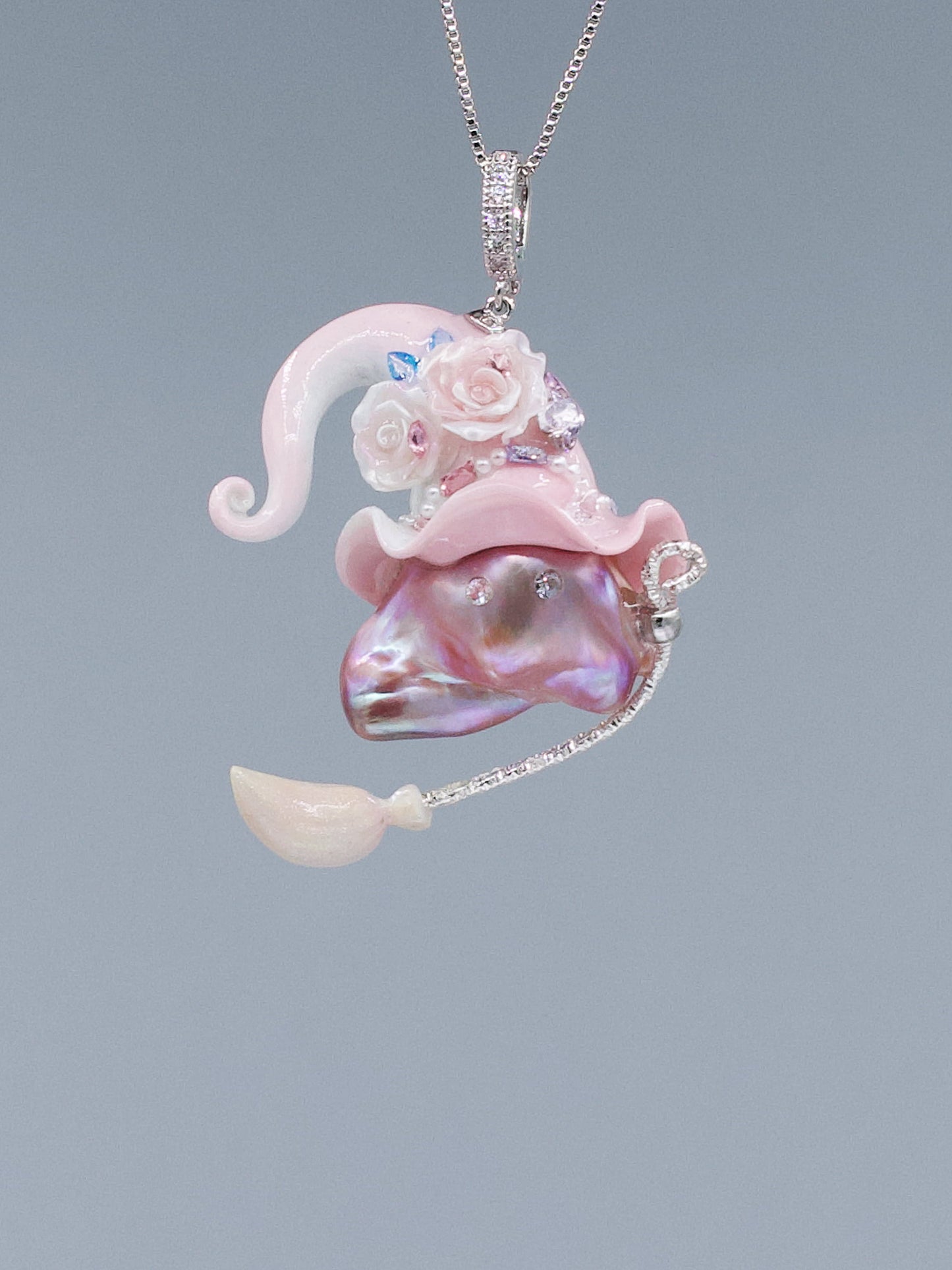 Hat Charms – Hand-Sculpted Mini Hat Pearl Necklace 443P614