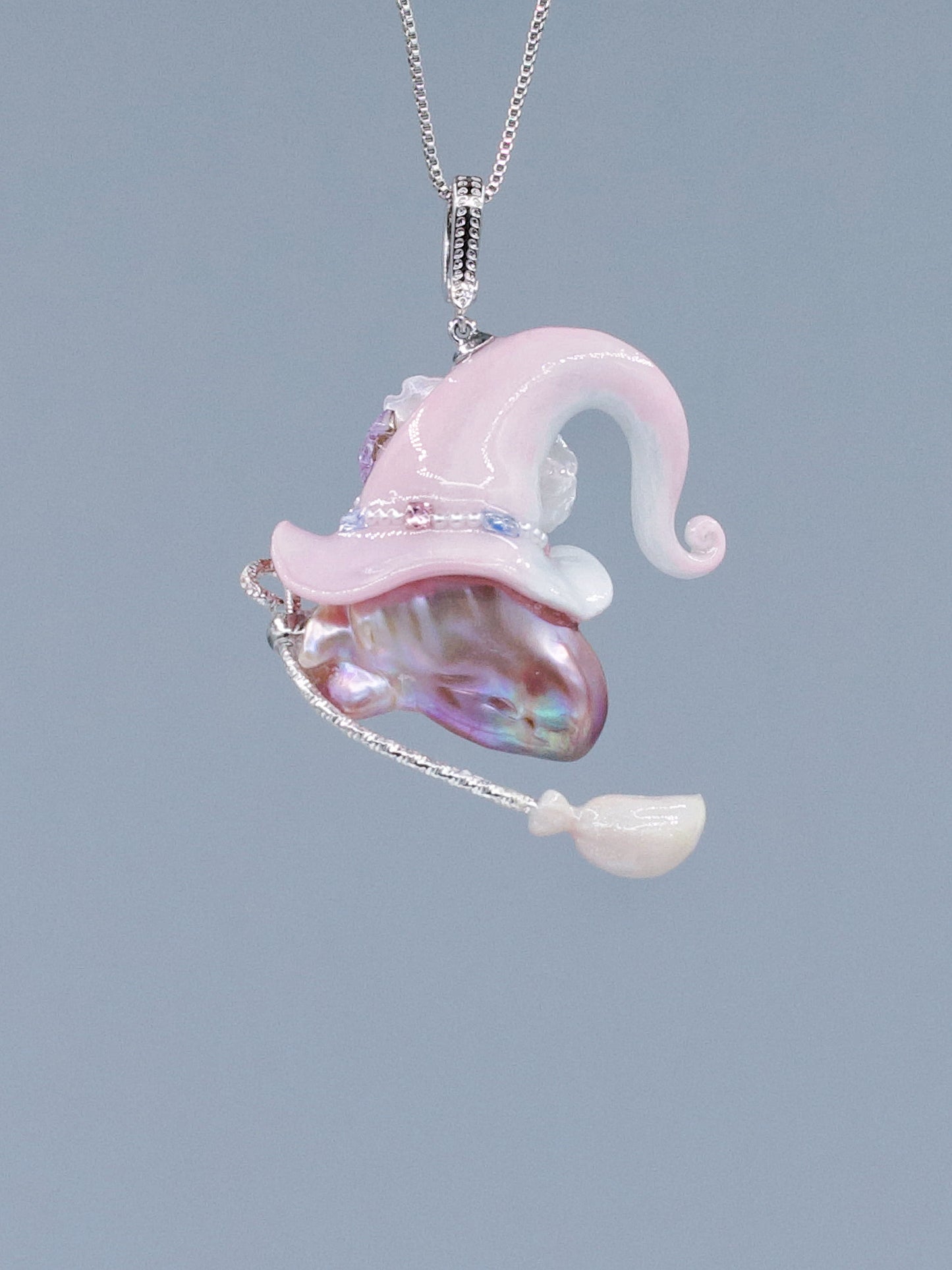 Hat Charms – Hand-Sculpted Mini Hat Pearl Necklace 443P614