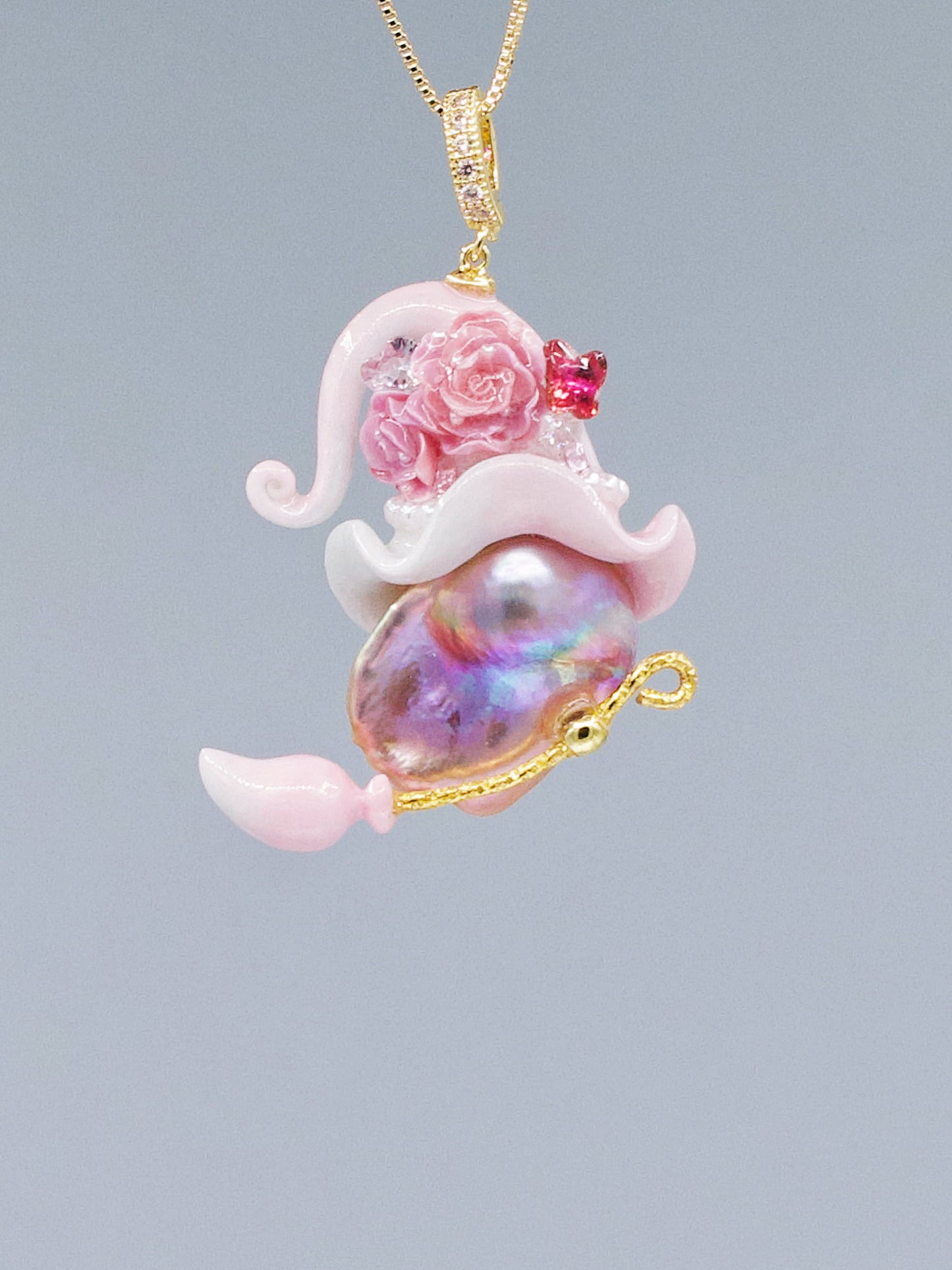Hat Charms – Hand-Sculpted Mini Hat Pearl Necklace 455P767
