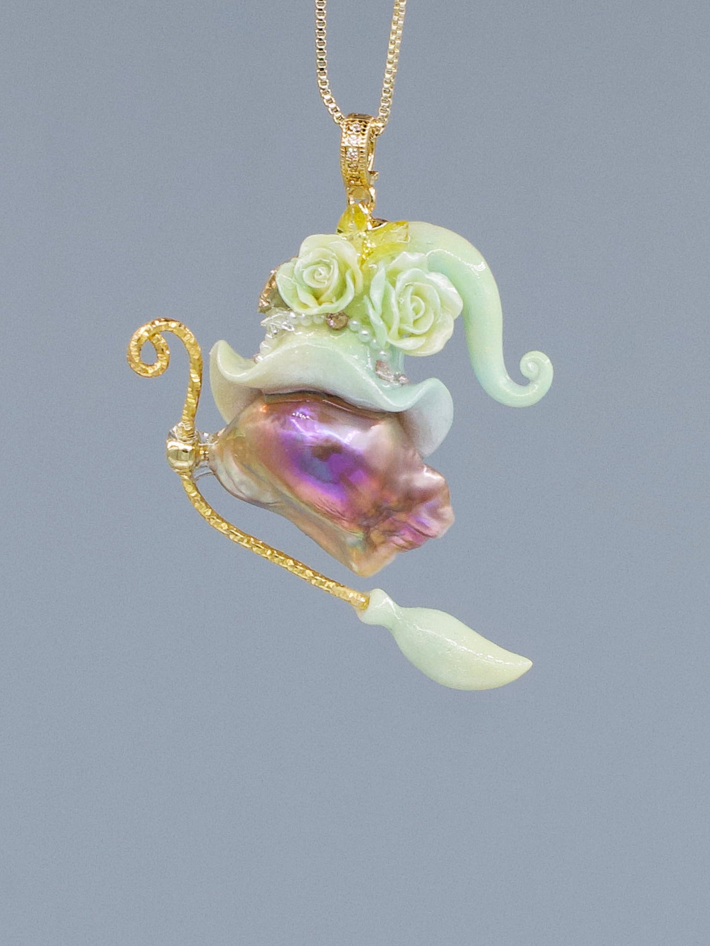 Hat Charms – Hand-Sculpted Mini Hat Pearl Necklace 459P823