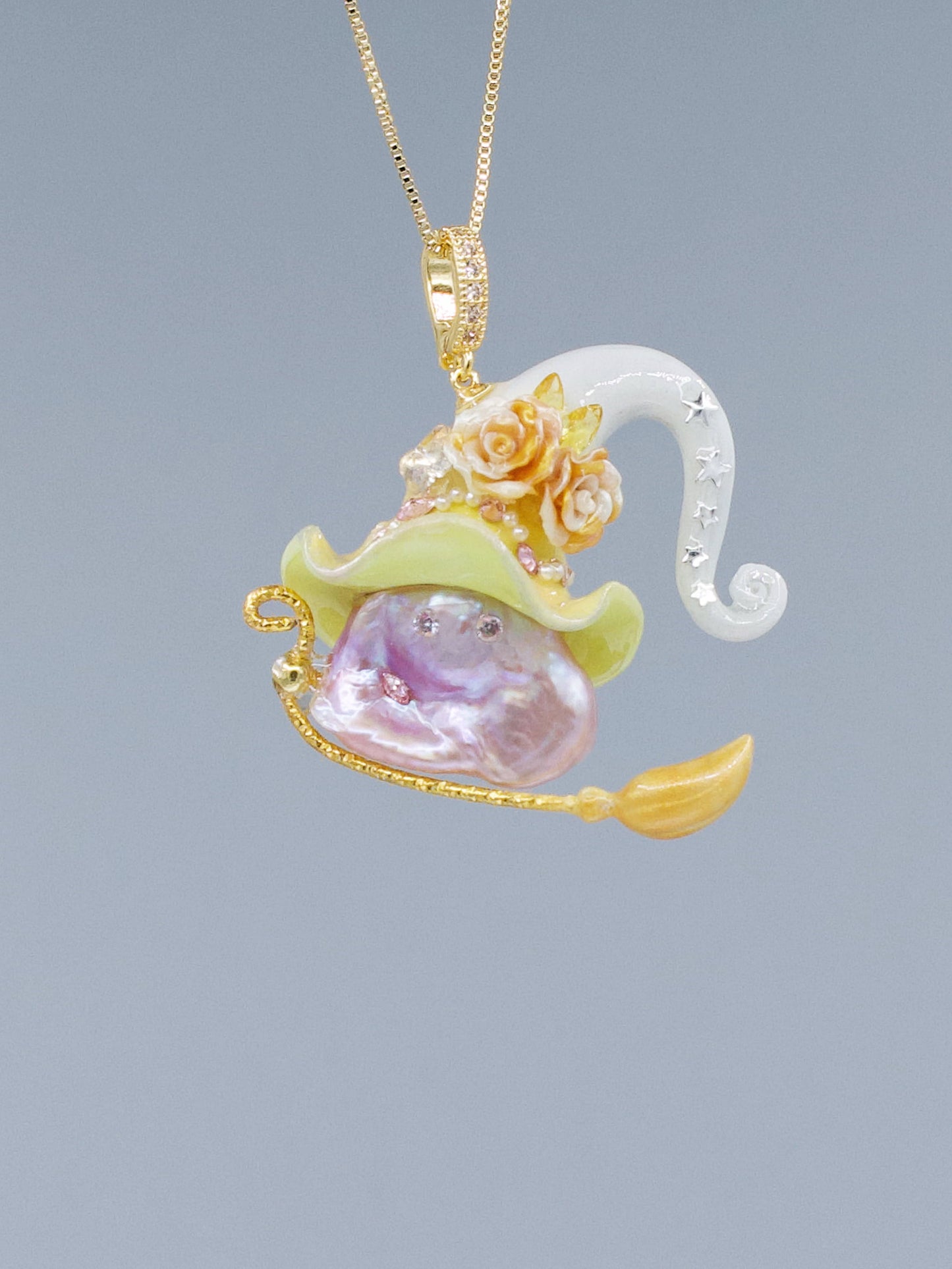 Hat Charms – Hand-Sculpted Mini Hat Pearl Necklace 461P543