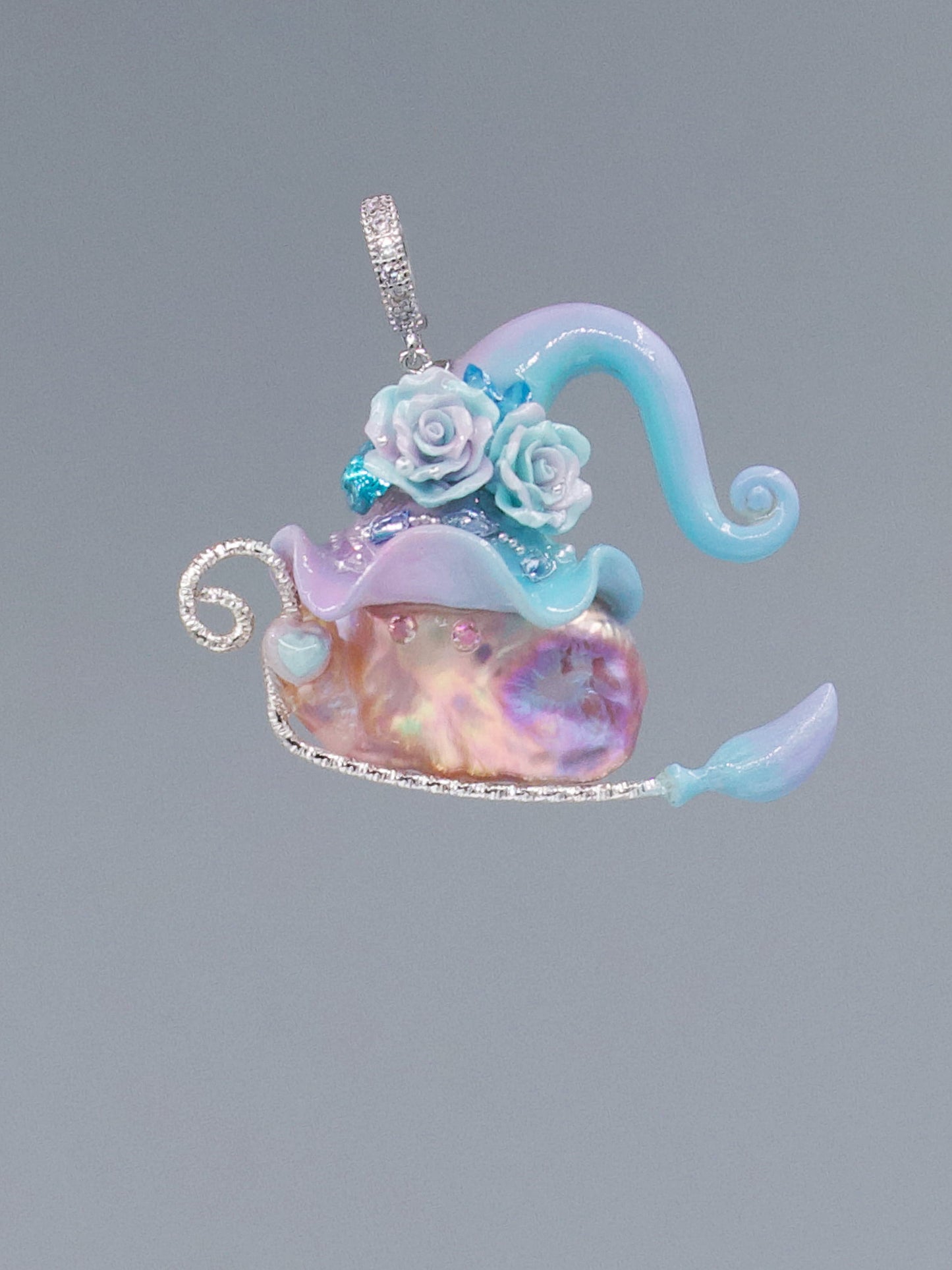 Hat Charms – Hand-Sculpted Mini Hat Pearl Necklace 483P739