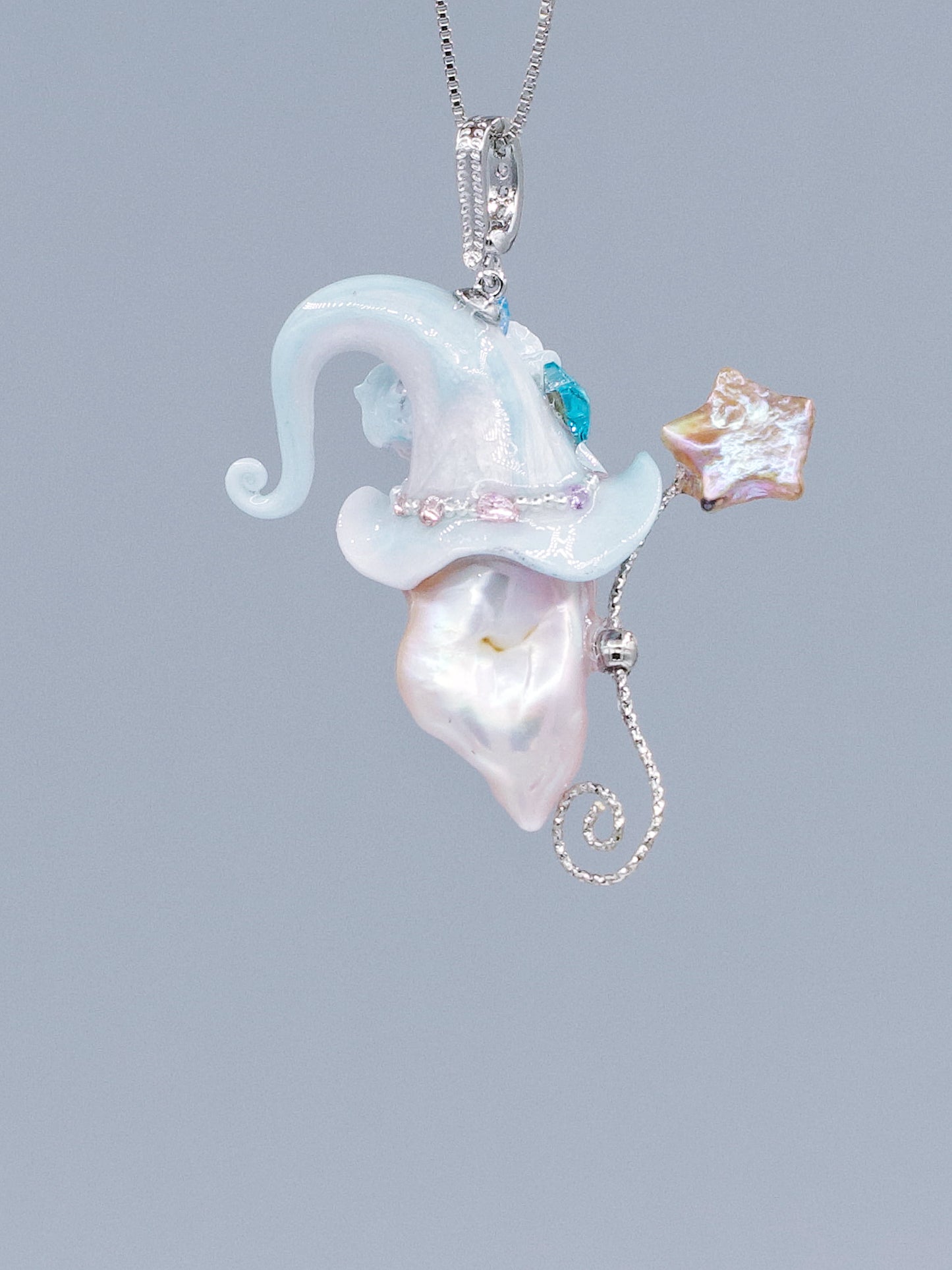 Hat Charms – Hand-Sculpted Mini Hat Pearl Necklace 549P793