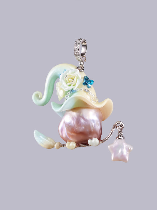Hat Charms – Hand-Sculpted Mini Hat Pearl Necklace 557