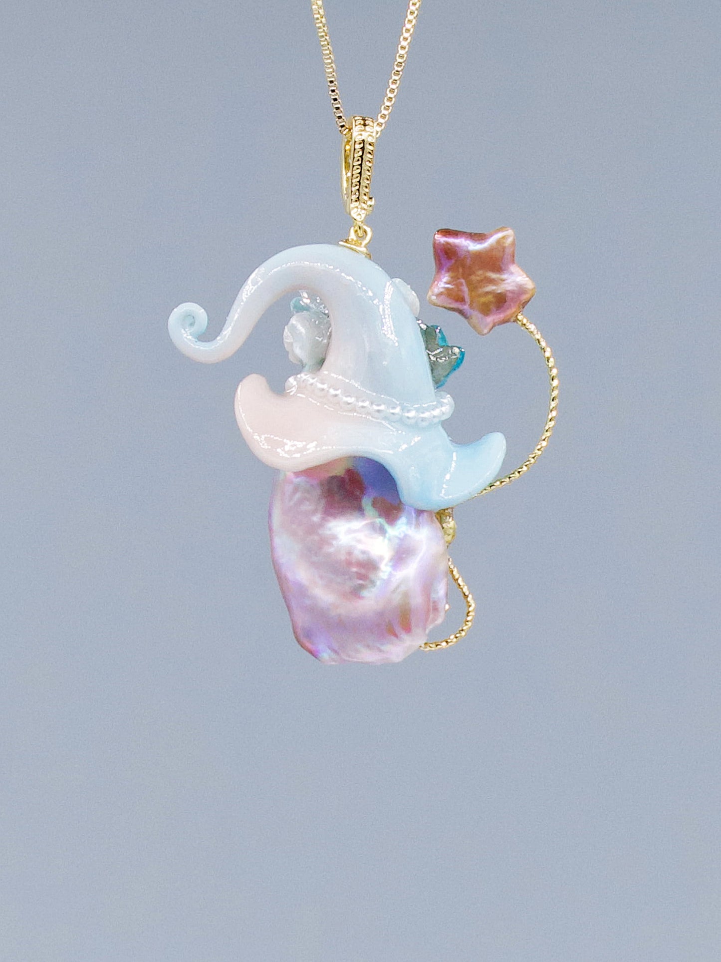 Hat Charms – Hand-Sculpted Mini Hat Pearl Necklace 563P747