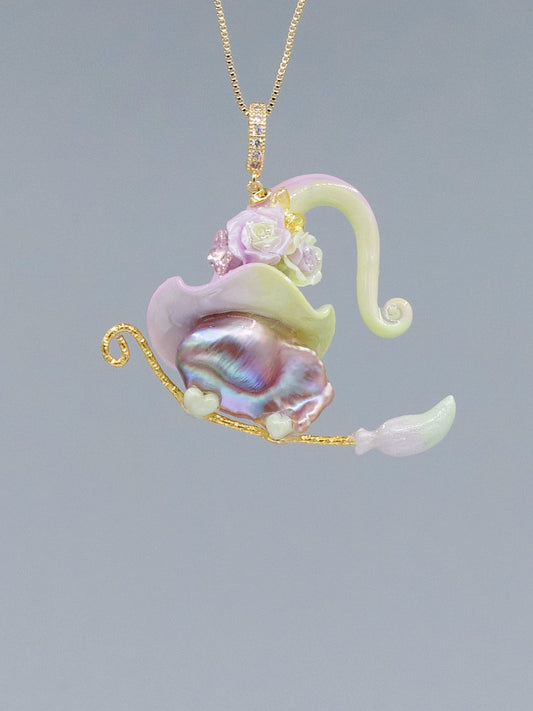 Hat Charms – Hand-Sculpted Mini Hat Pearl Necklace 565P757