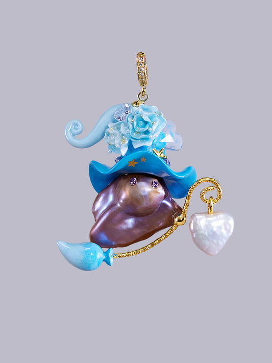 Hat Charms – Hand-Sculpted Mini Hat Pearl Necklace 652