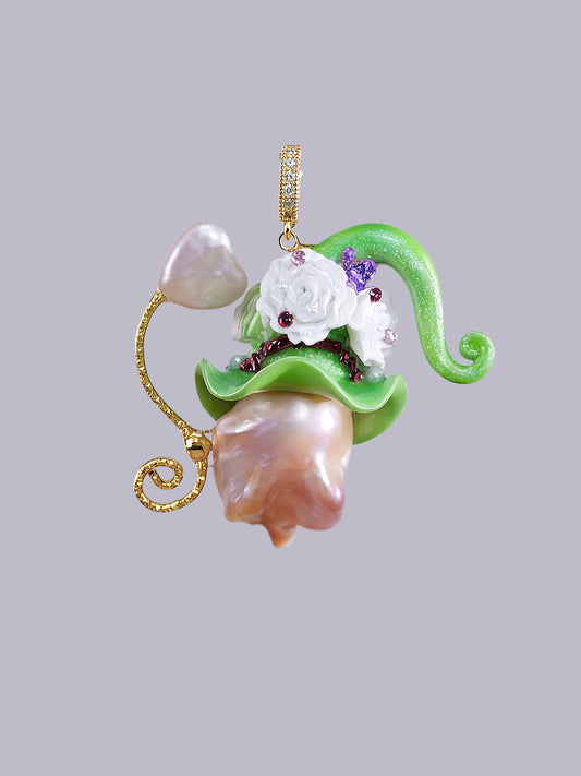 Hat Charms – Hand-Sculpted Mini Hat Pearl Necklace 687
