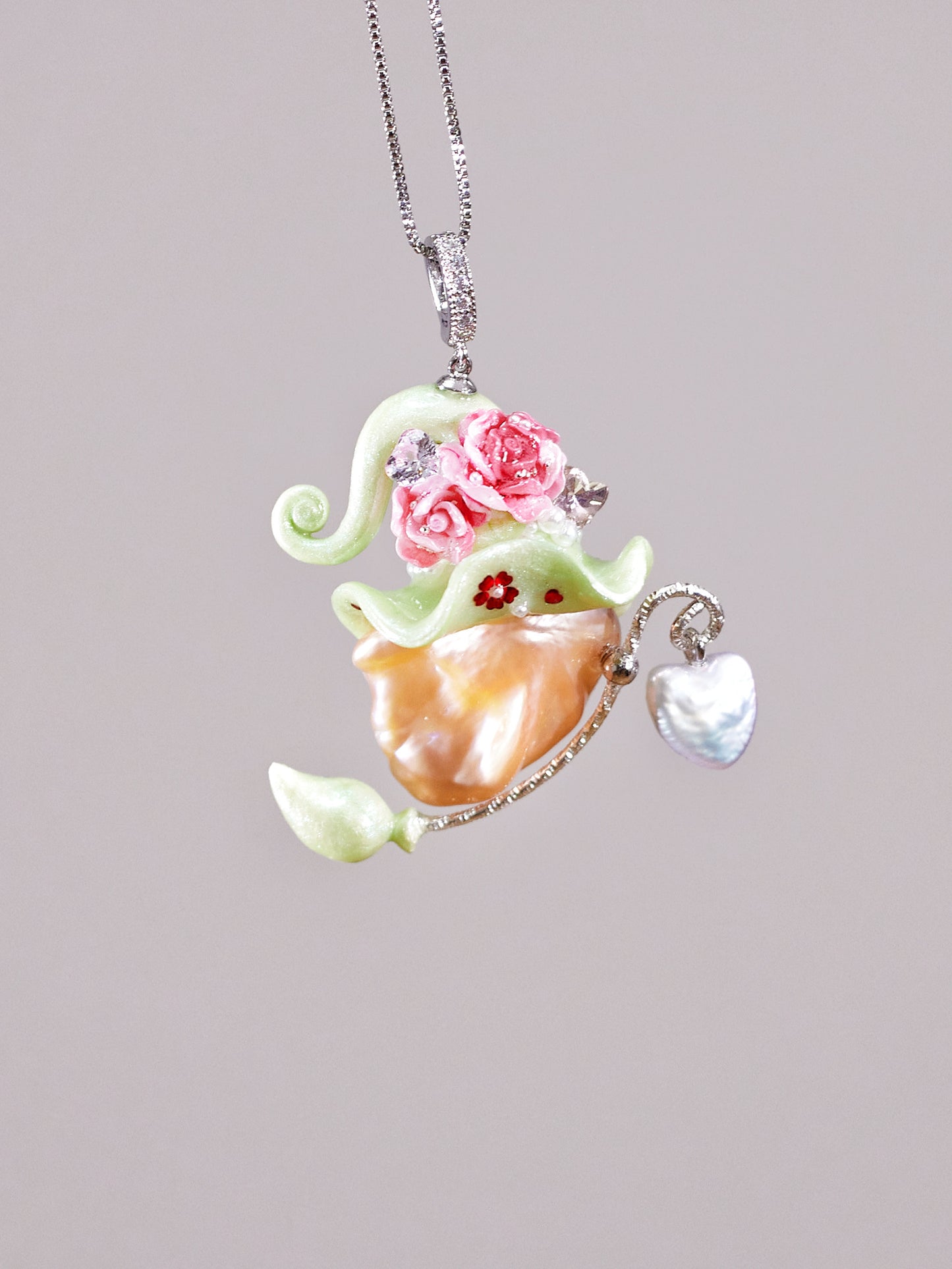 Hat Charms – Hand-Sculpted Mini Hat Pearl Necklace 715