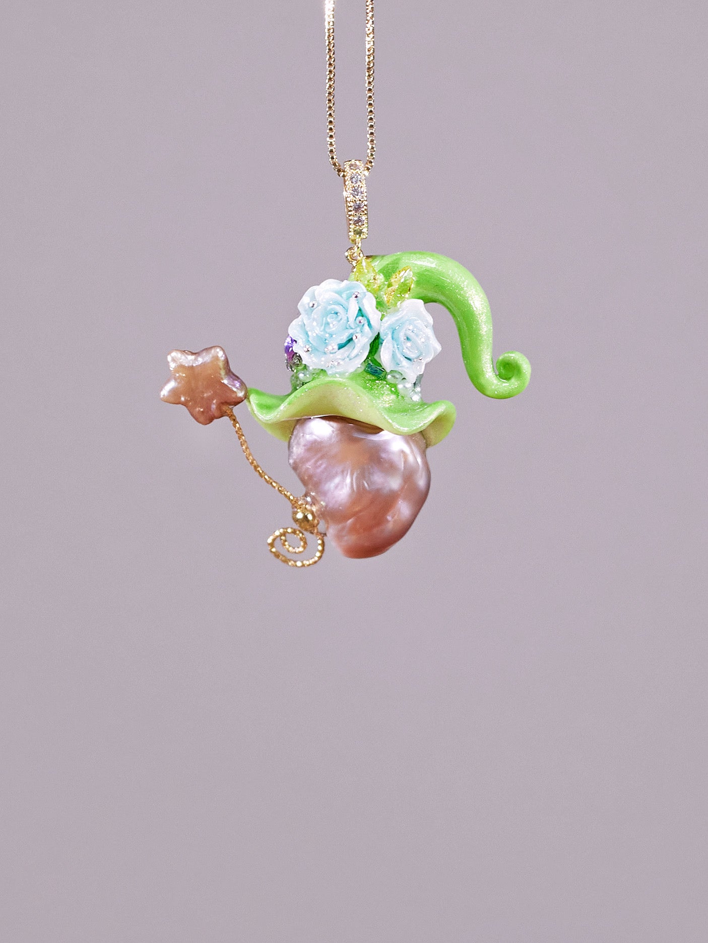 Hat Charms – Hand-Sculpted Mini Hat Pearl Necklace 727