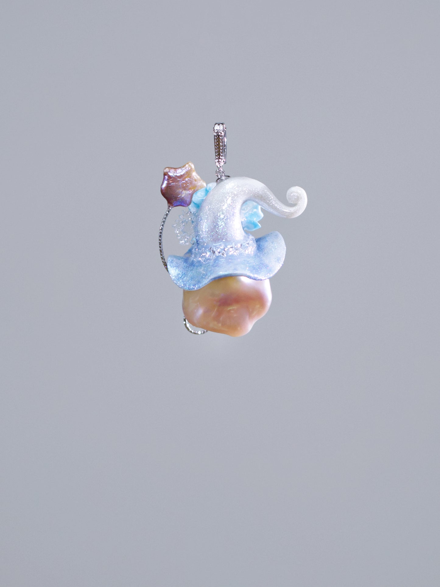 Hat Charms – Hand-Sculpted Mini Hat Pearl Necklace 917